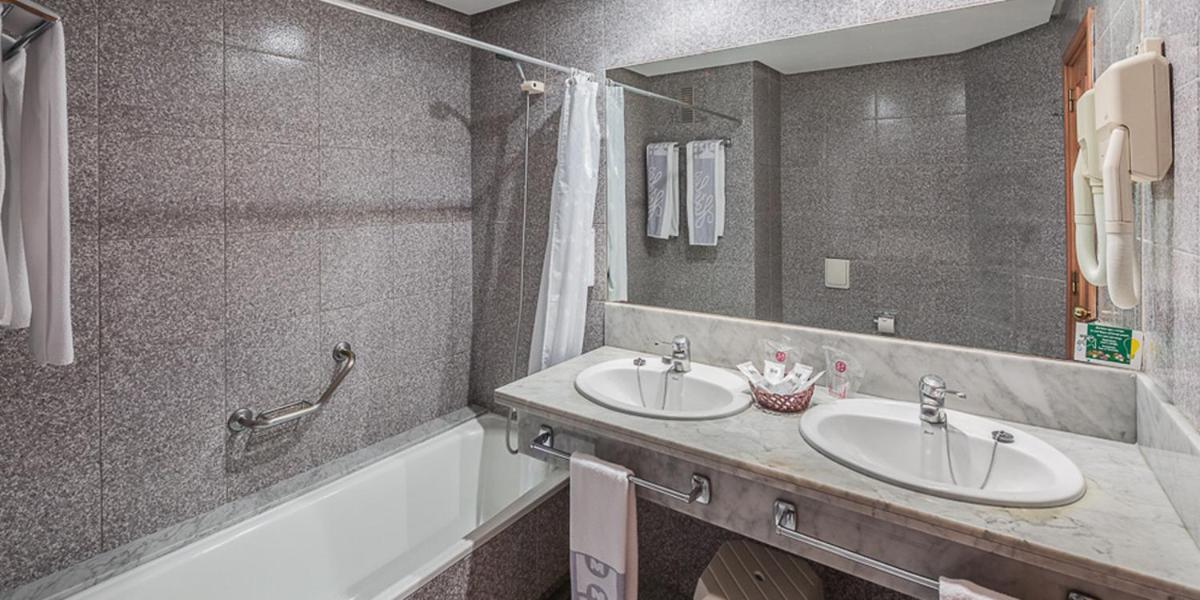 Economy Double Room - Photo 2