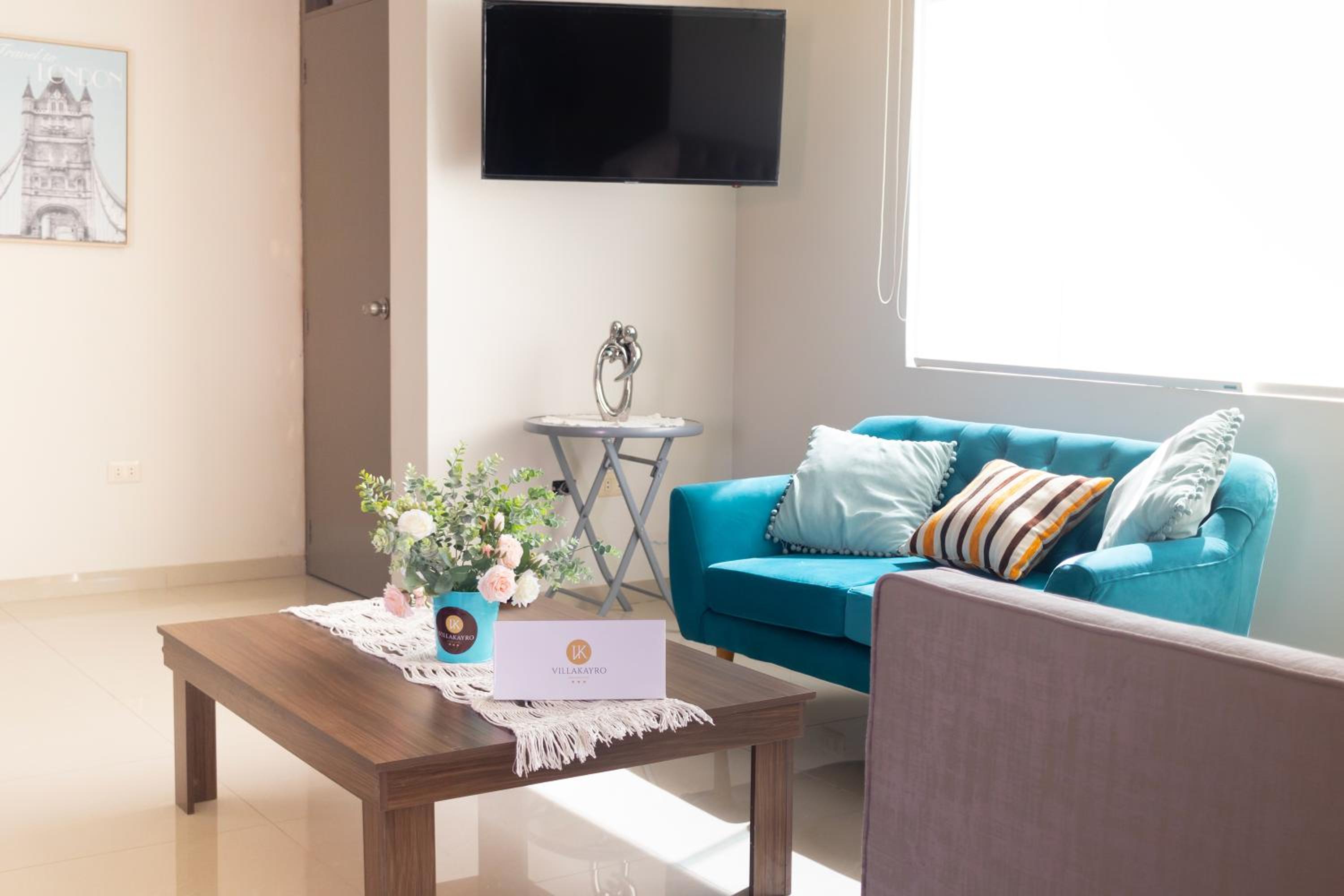 Family Room with Mountain View