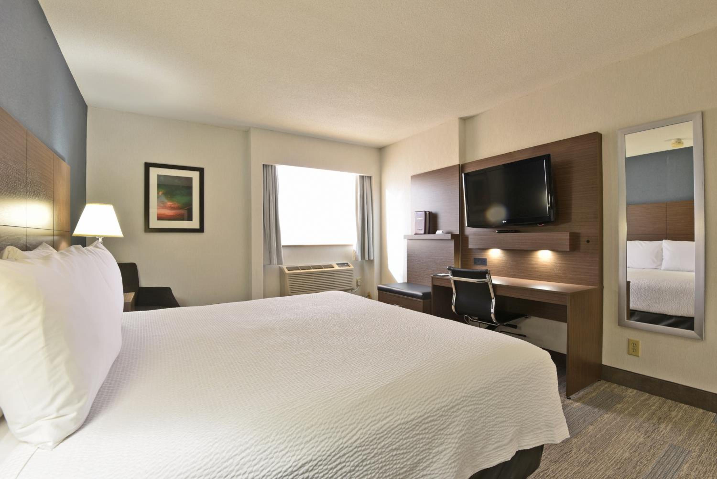 Corporate Floor - Business King Room - Photo 7