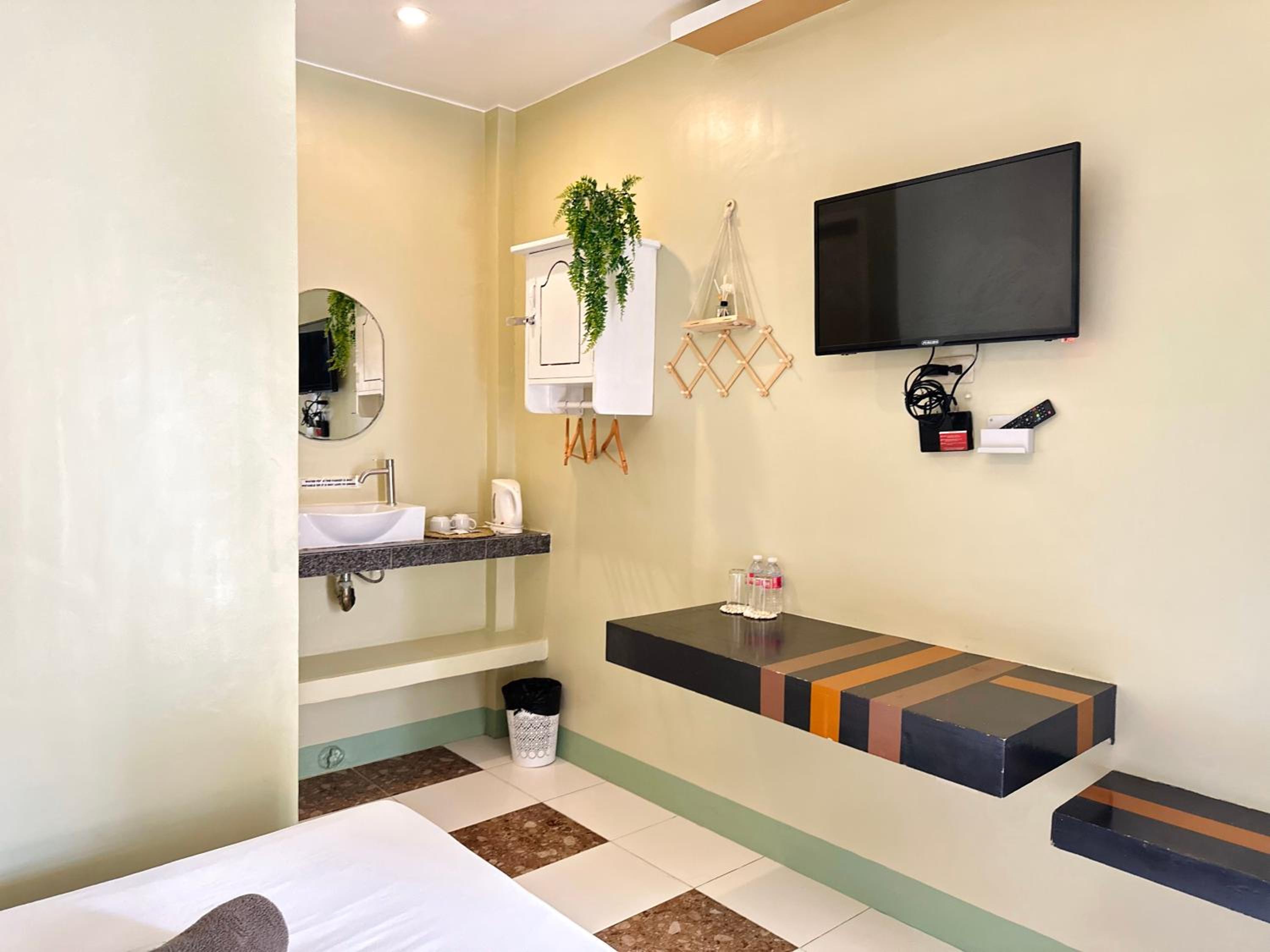 Superior Double or Twin Room - Photo 11
