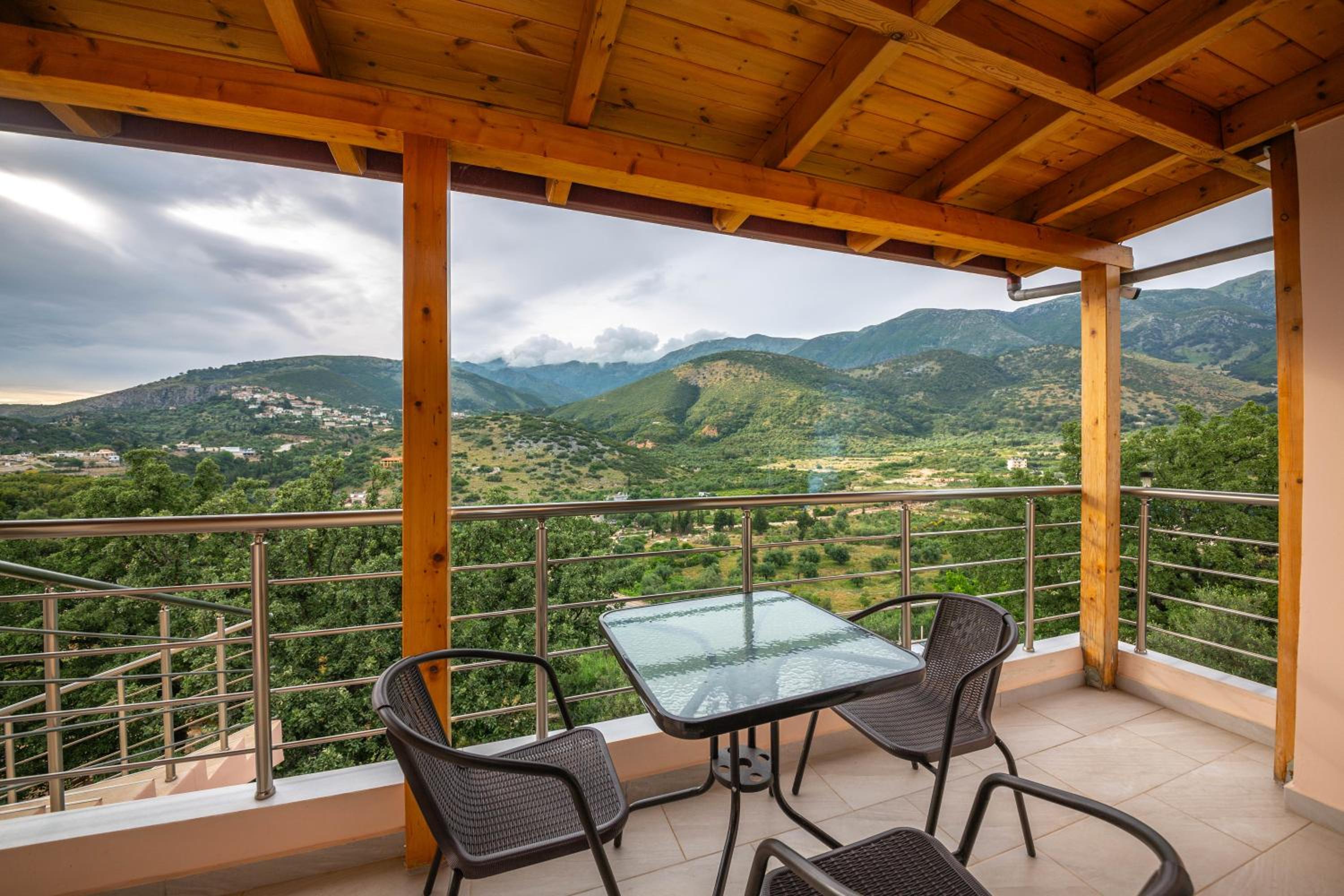 Family Triple Room with Balcony Mountain View