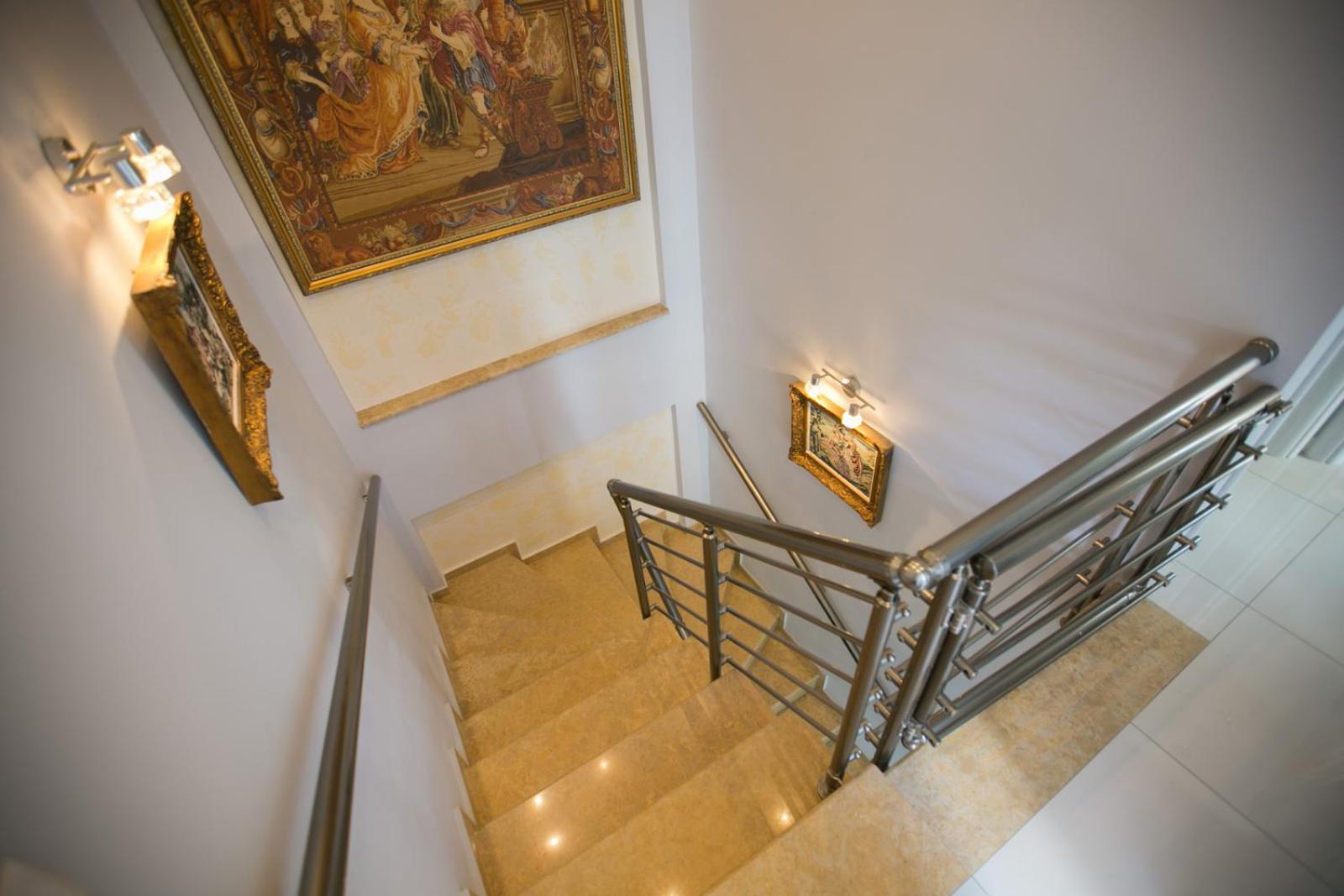 Villa photo 3