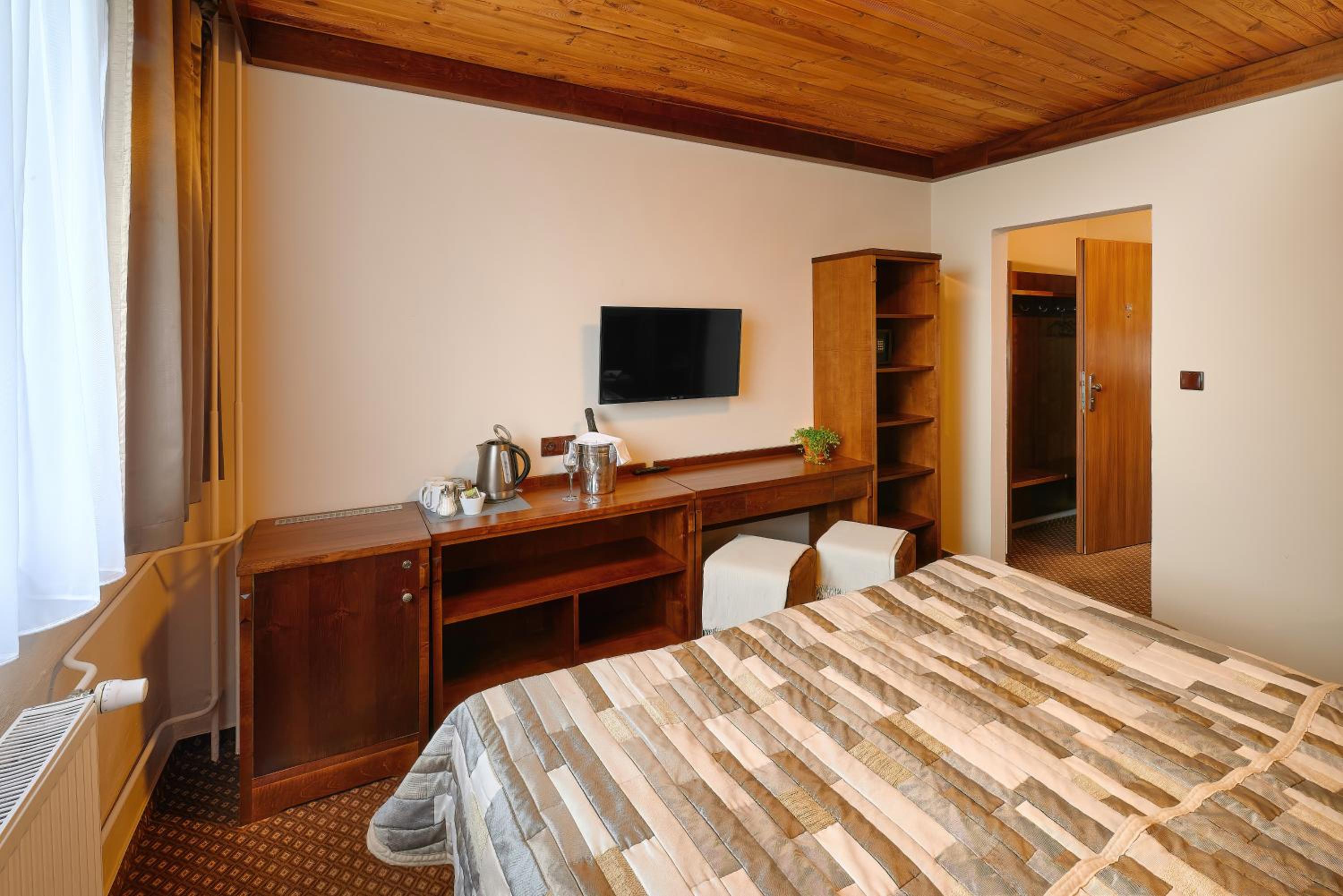 Double Room - Photo 2