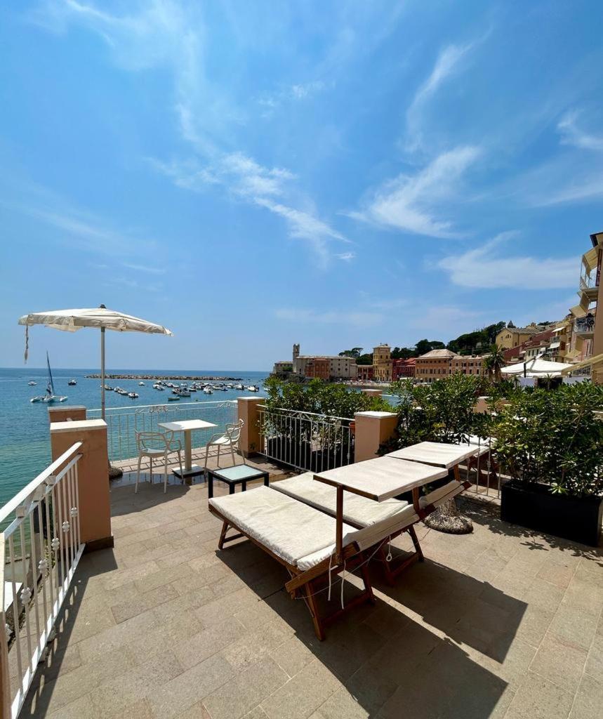 Superior Double or Twin Room with Terrace and Sea View photo 3