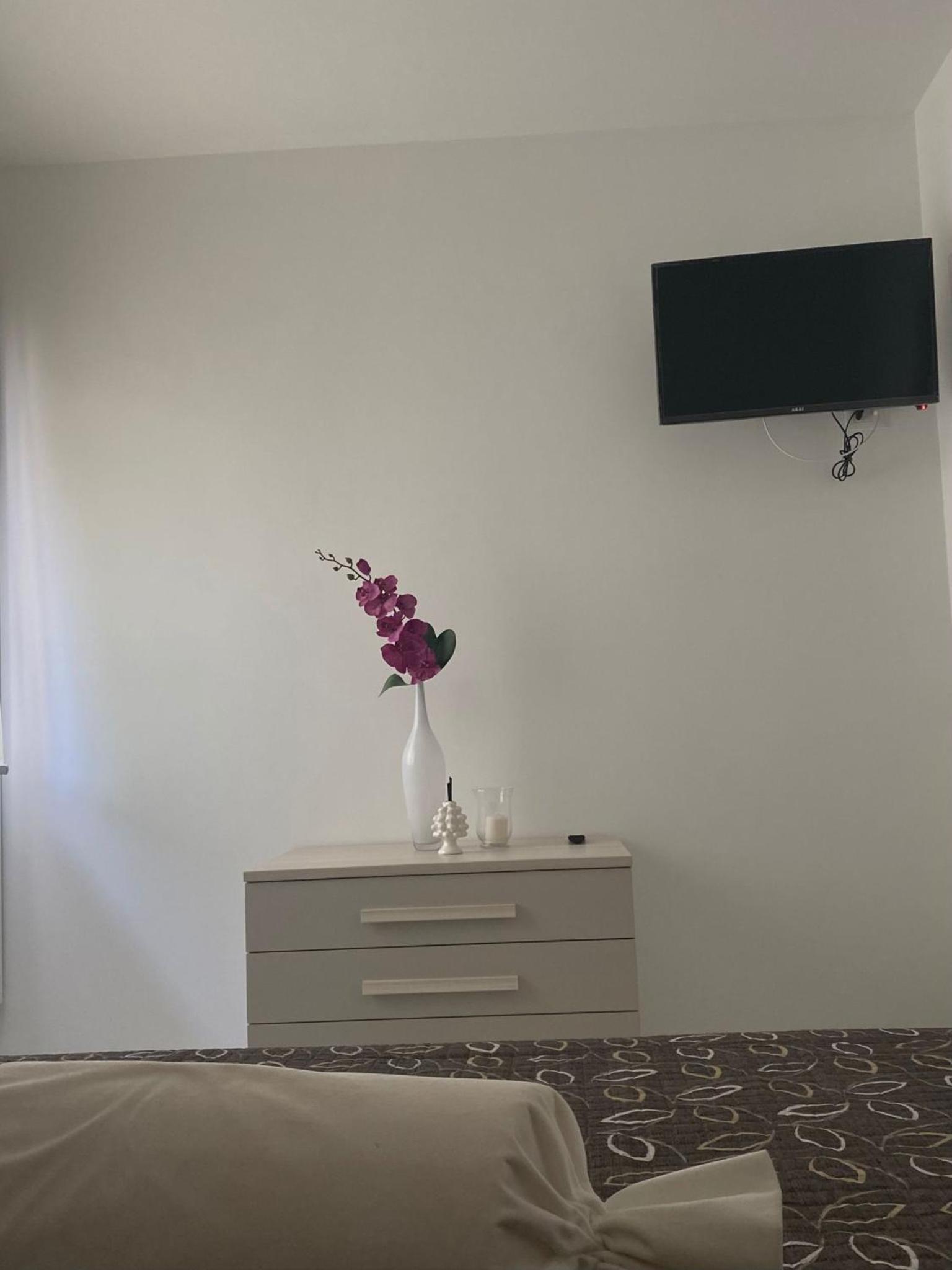 Apartment - Ground Floor photo 3