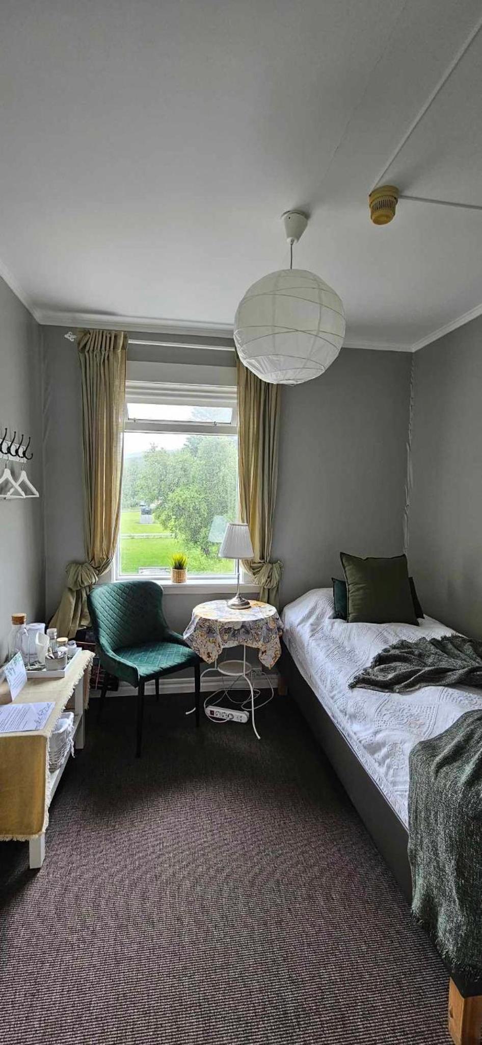 Single Room photo 2