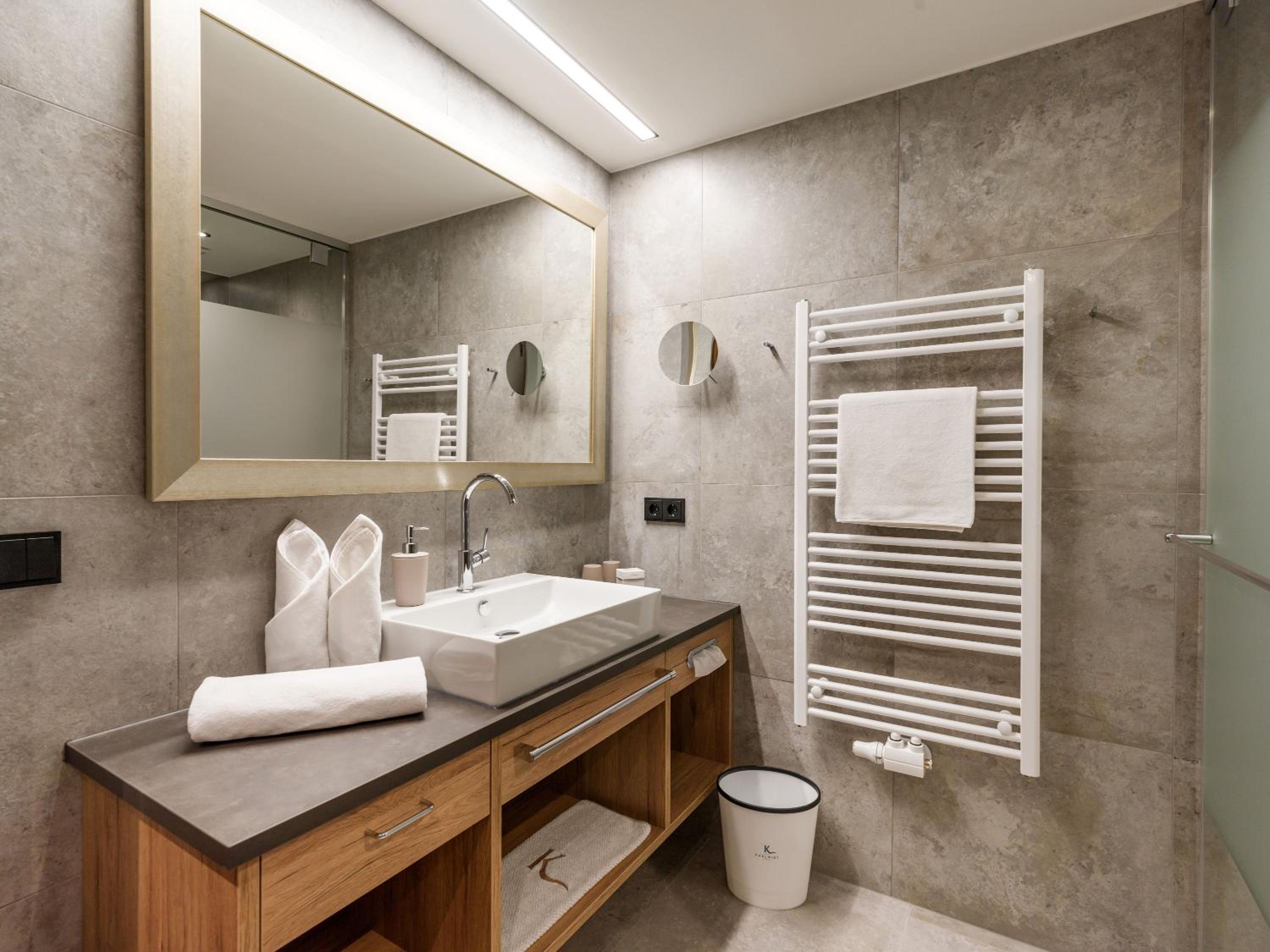 Deluxe Double Room - Photo 7