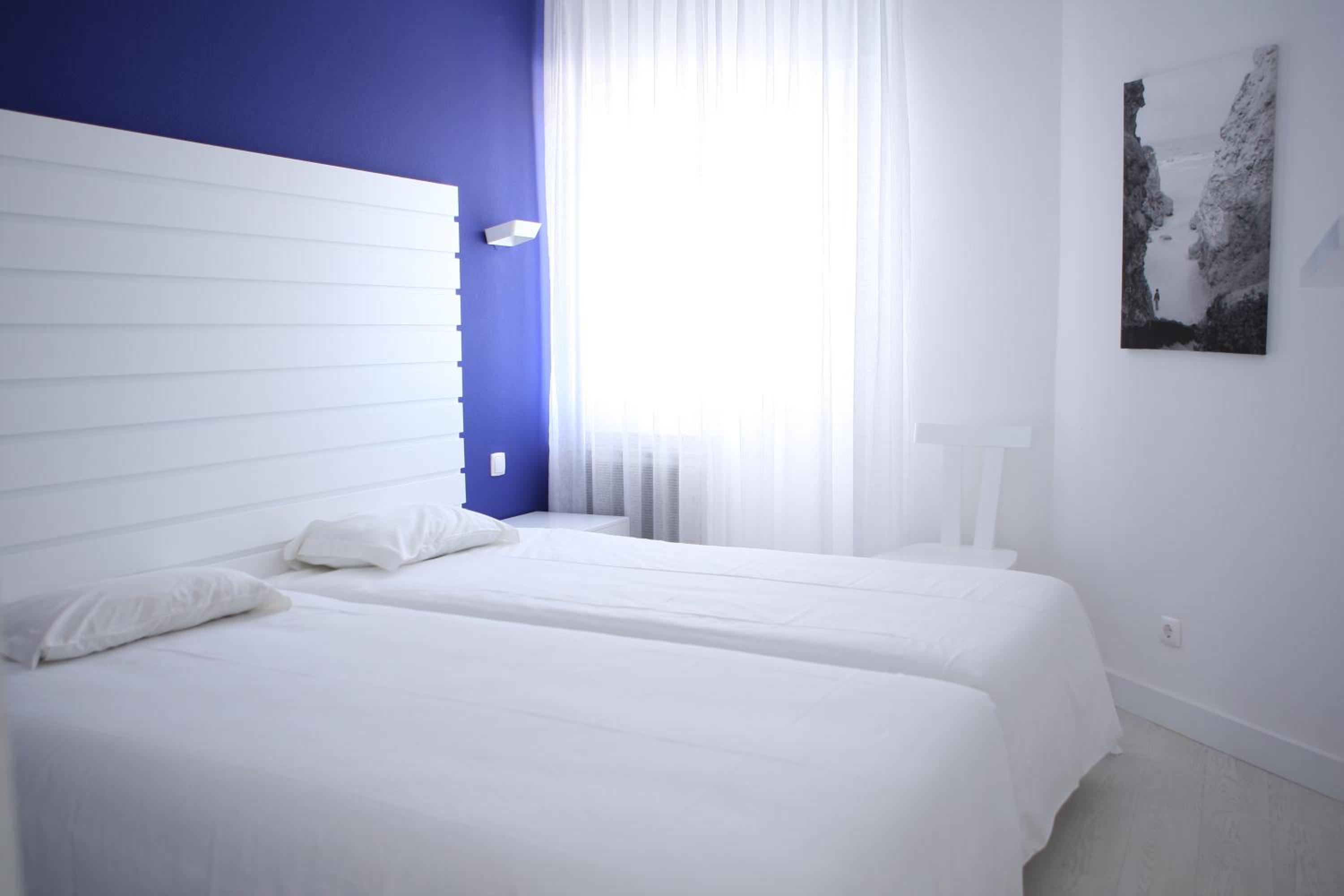 Two-Bedroom Apartment - Photo 2