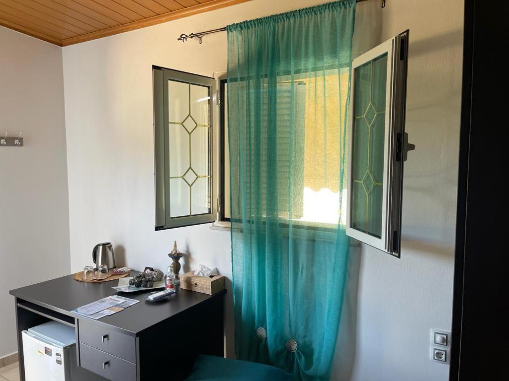 Double Room with Private Bathroom - Photo 9