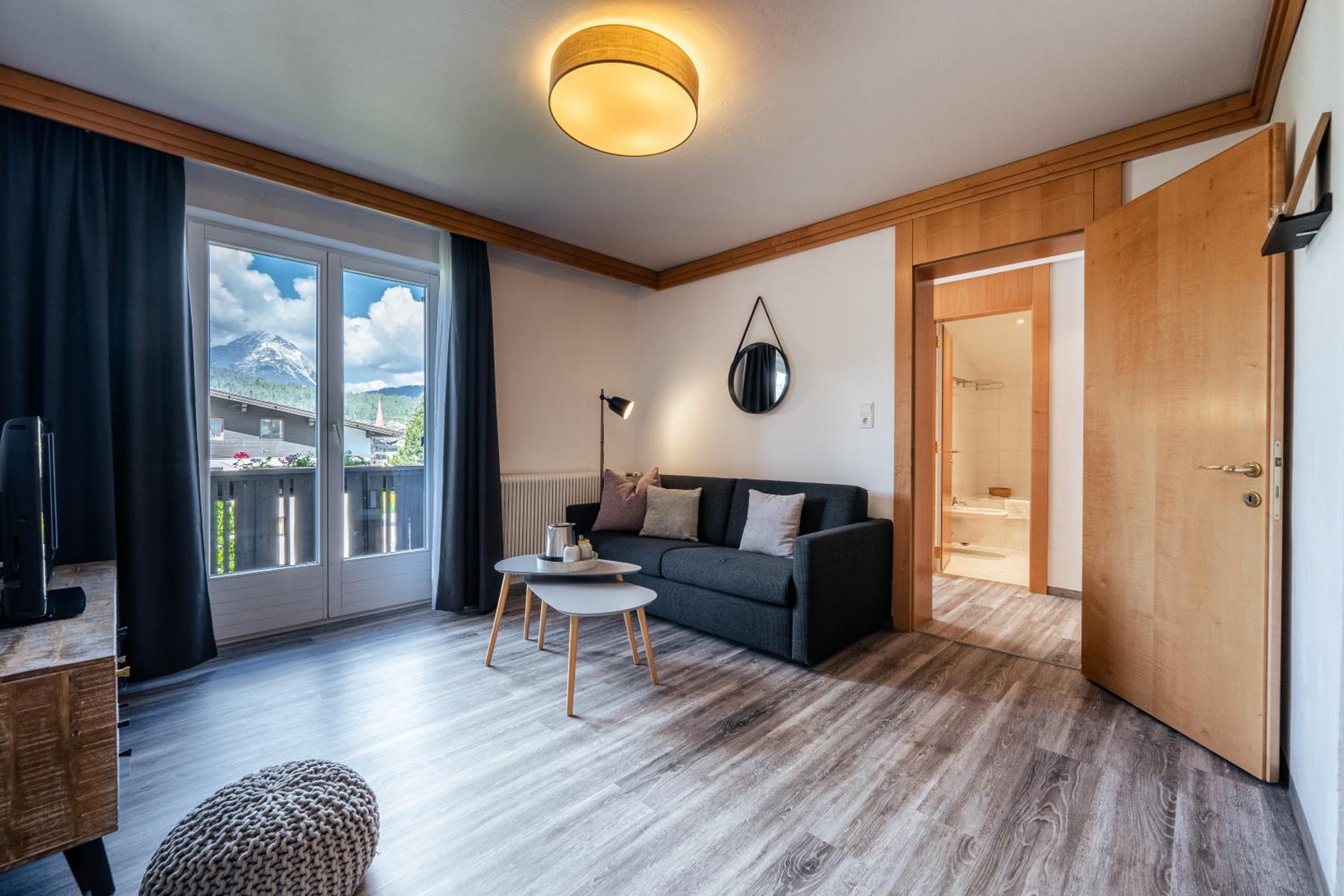 Suite with Balcony photo 2