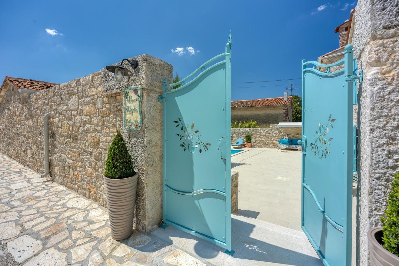 Villa with Private Pool photo 3