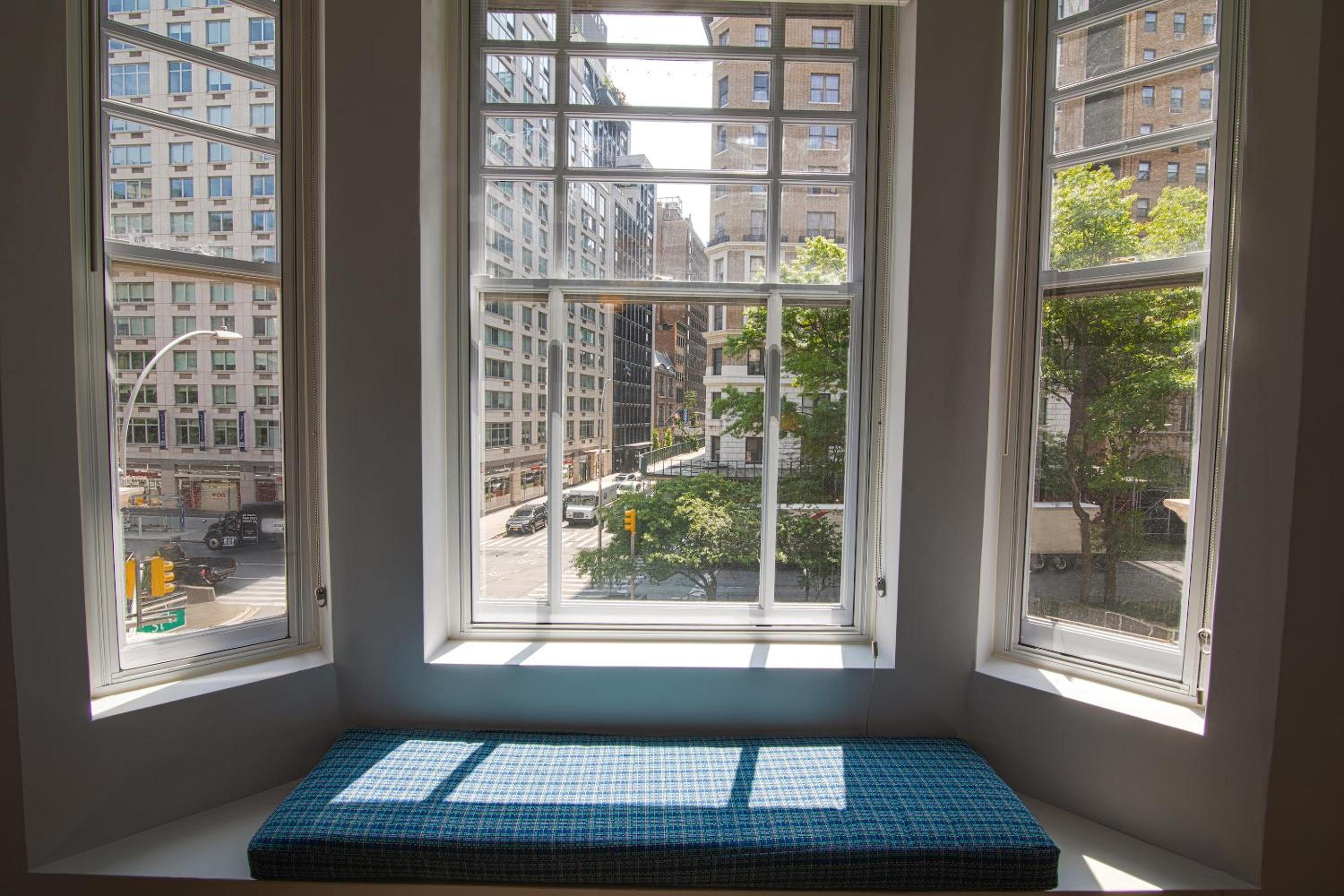Broadway View 2 Queen Beds photo 3