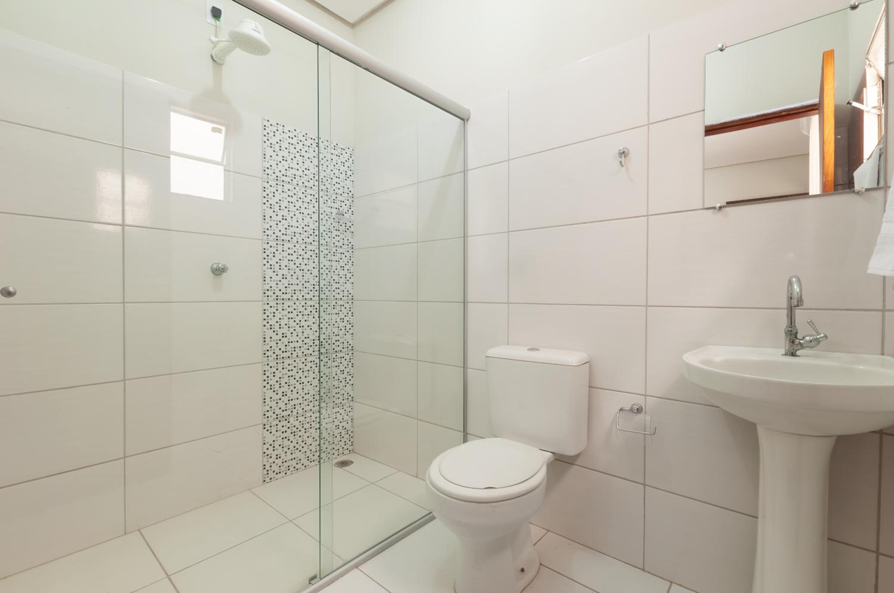 Family Room with Private Bathroom photo 2