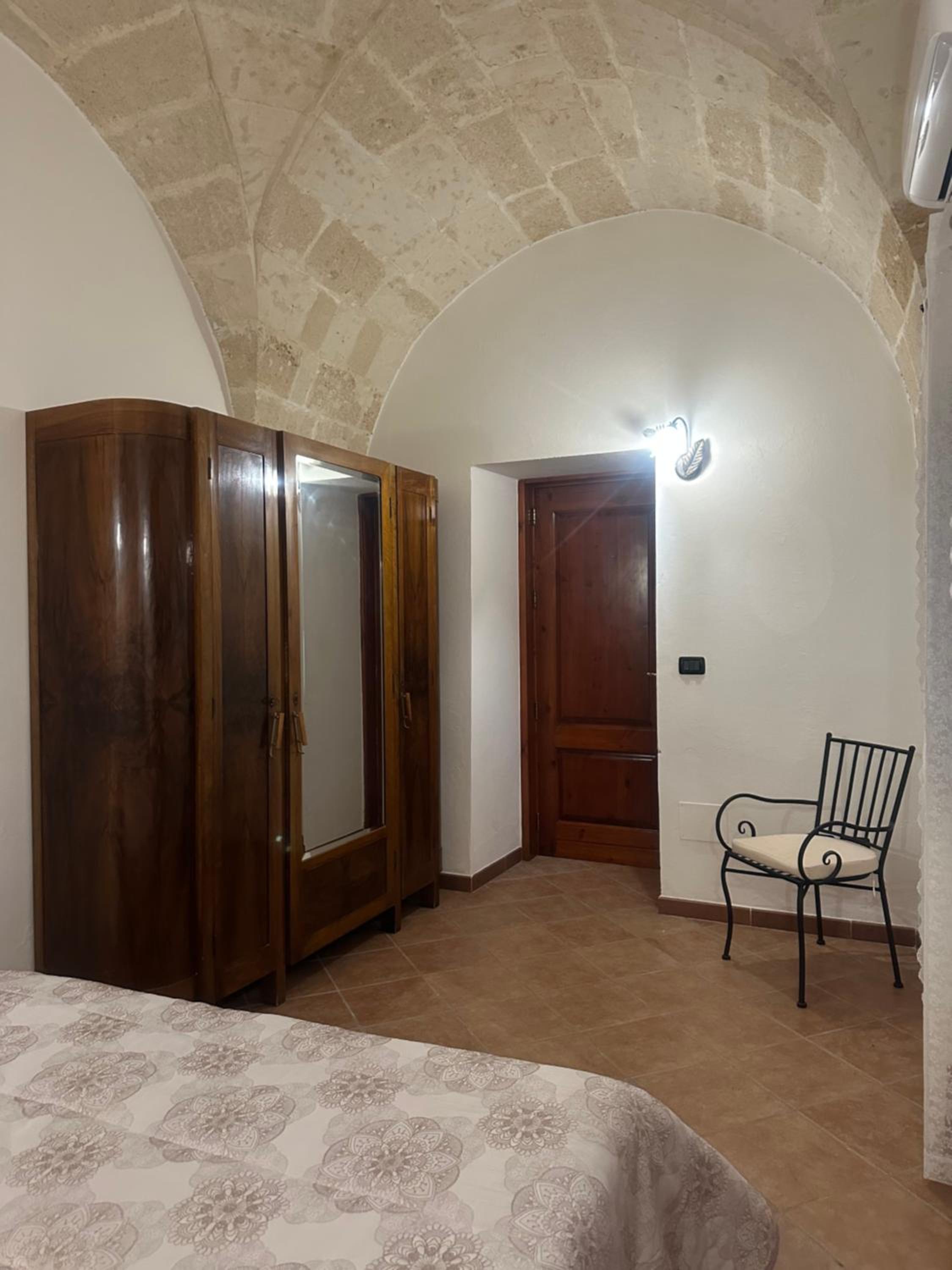 One-Bedroom House photo 1