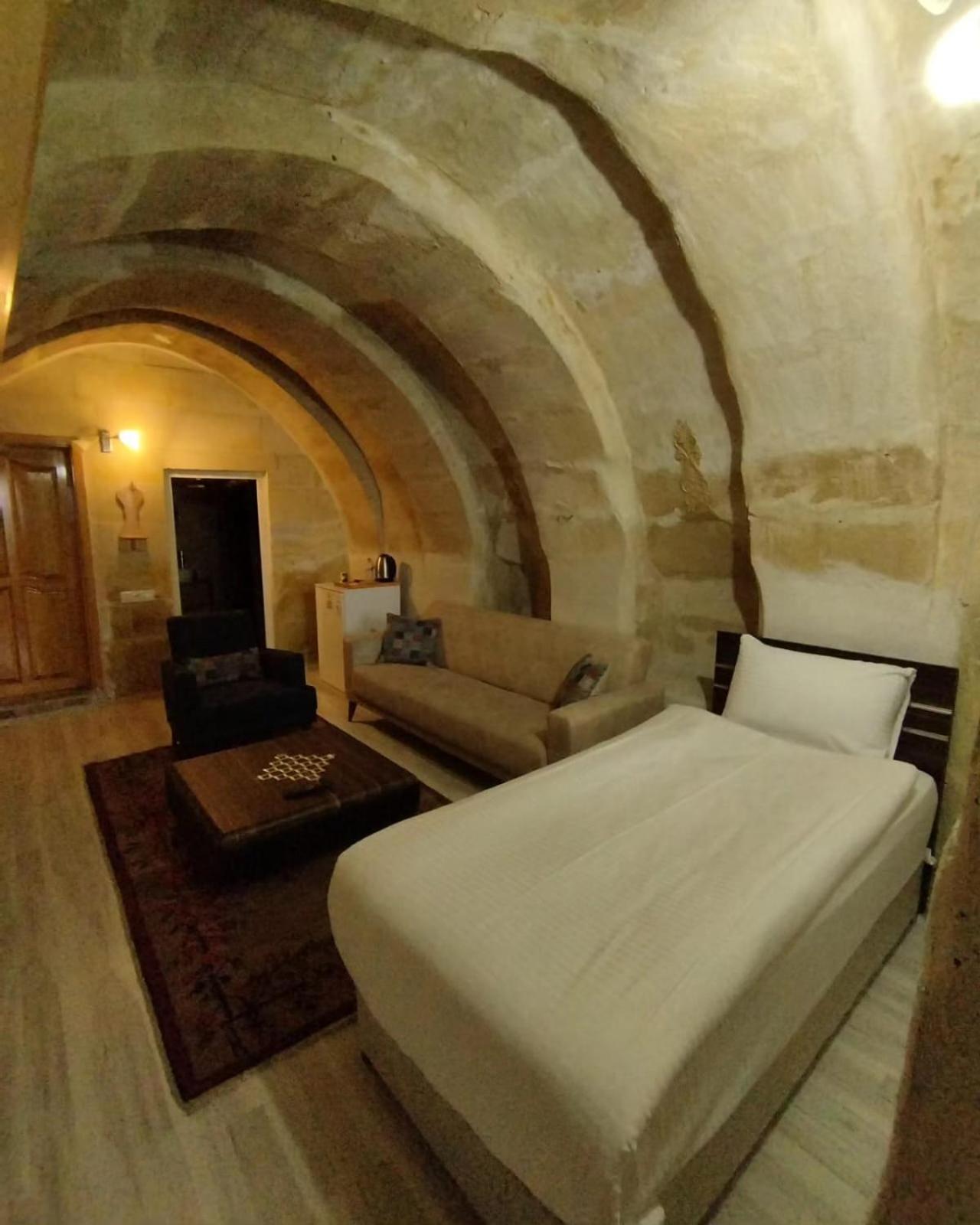 Standard Suite - Photo 1