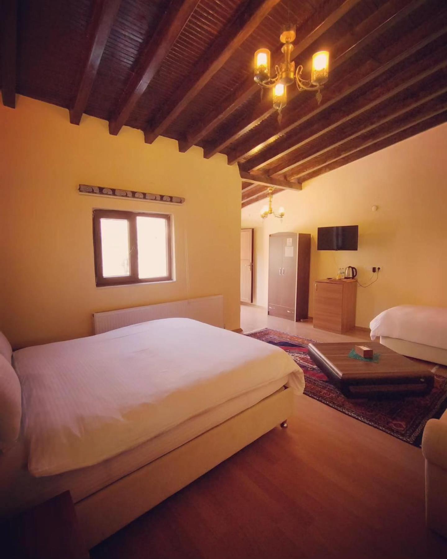Standard Twin Room with Garden View - Photo 2