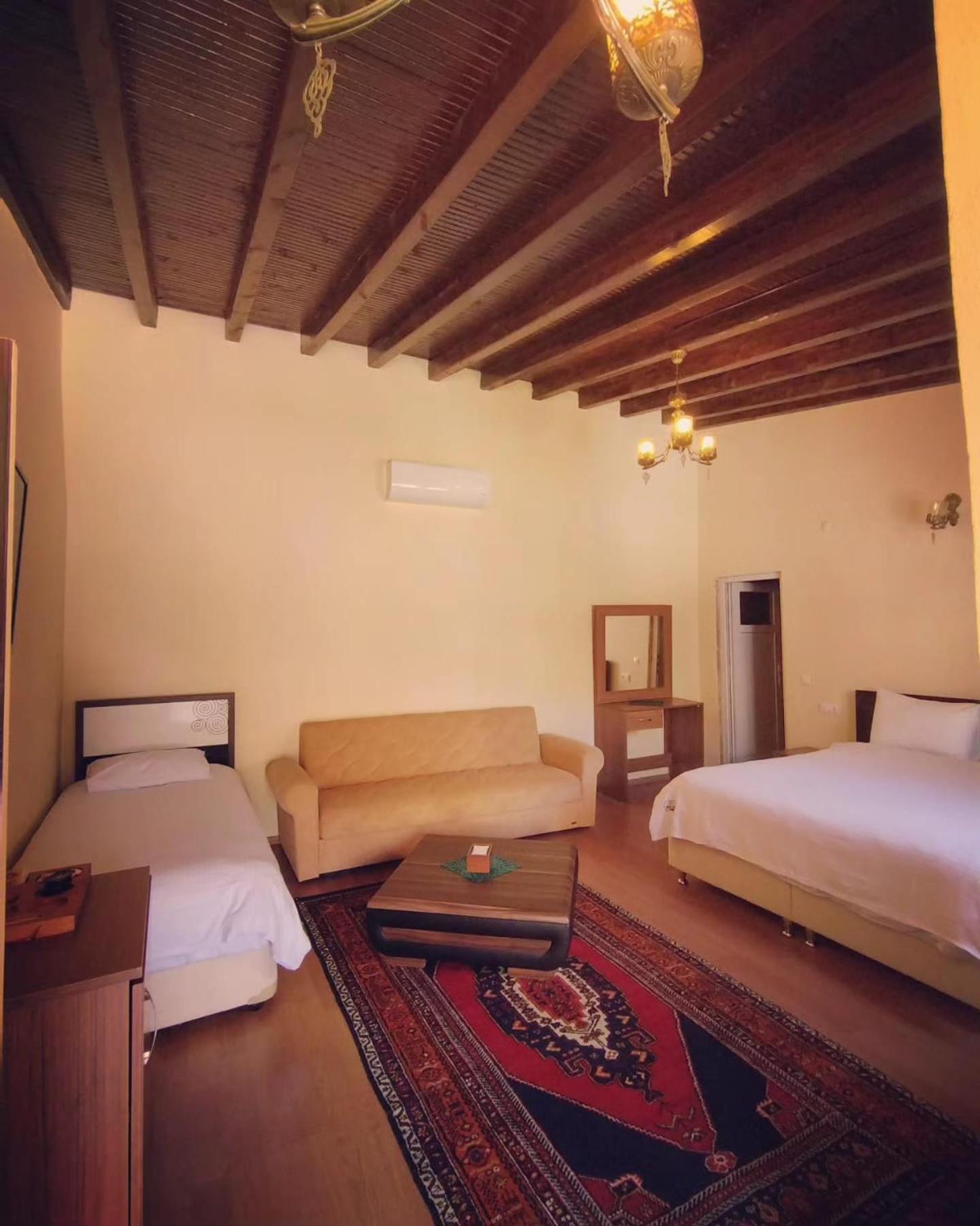 Standard Twin Room with Garden View - Photo 4