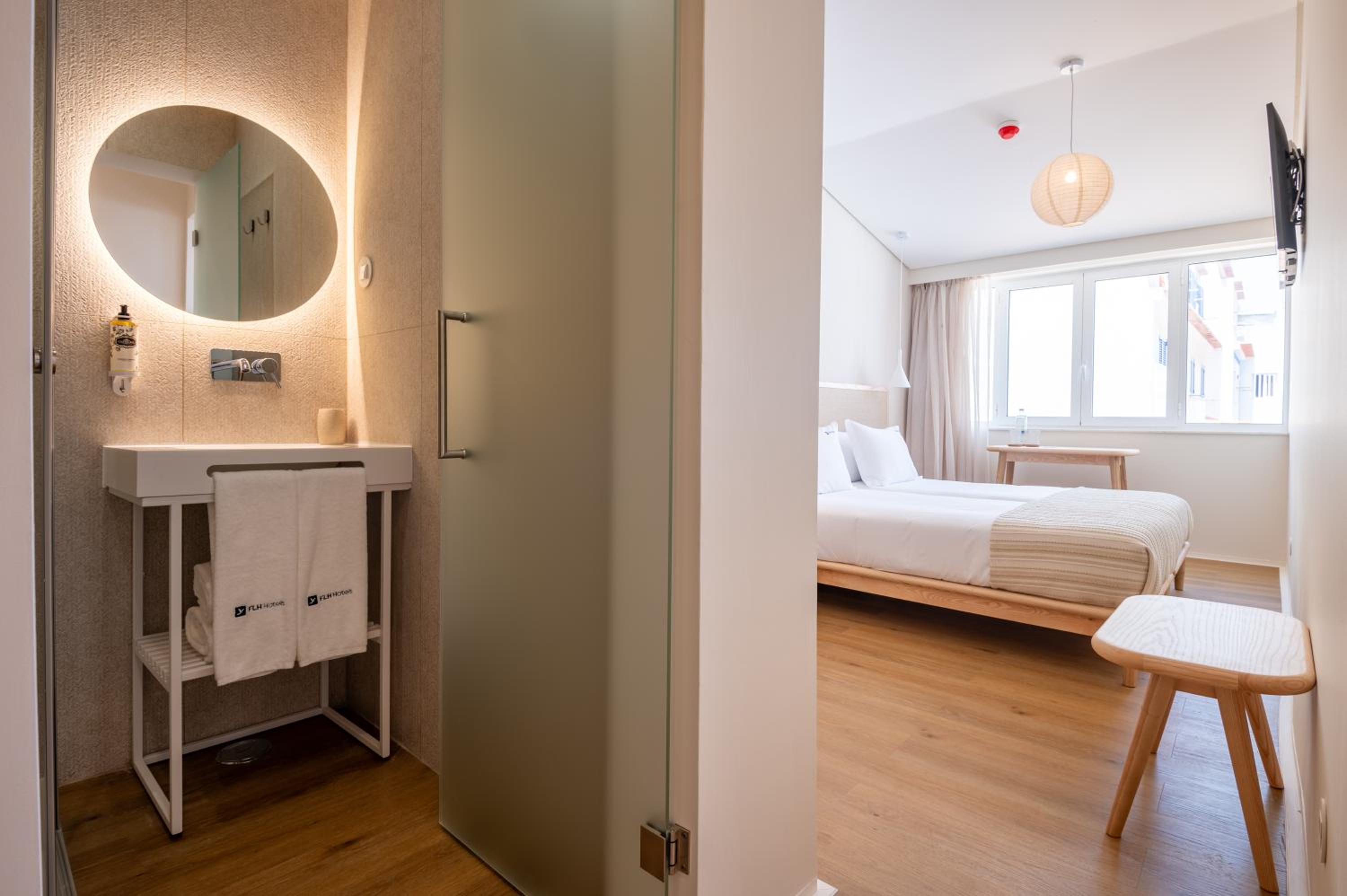 Twin Room - Photo 5