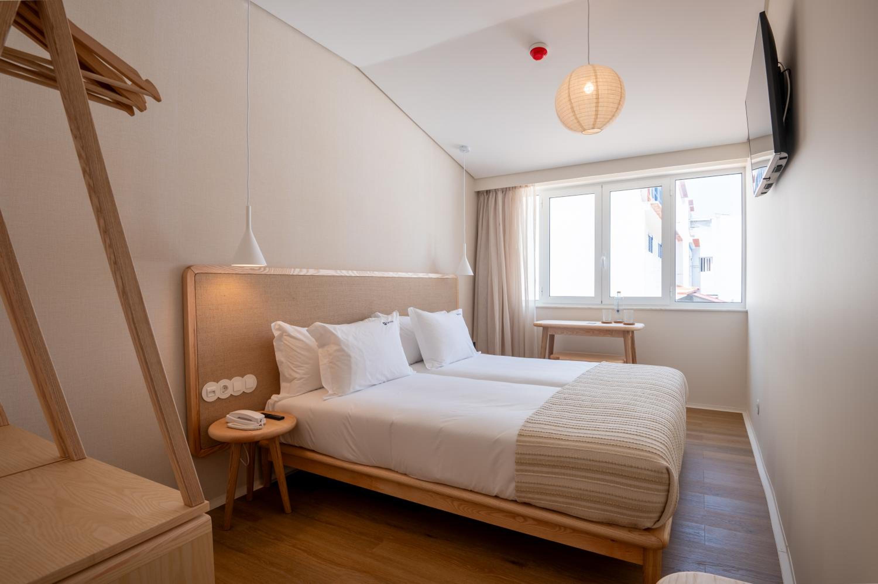 Twin Room - Photo 7