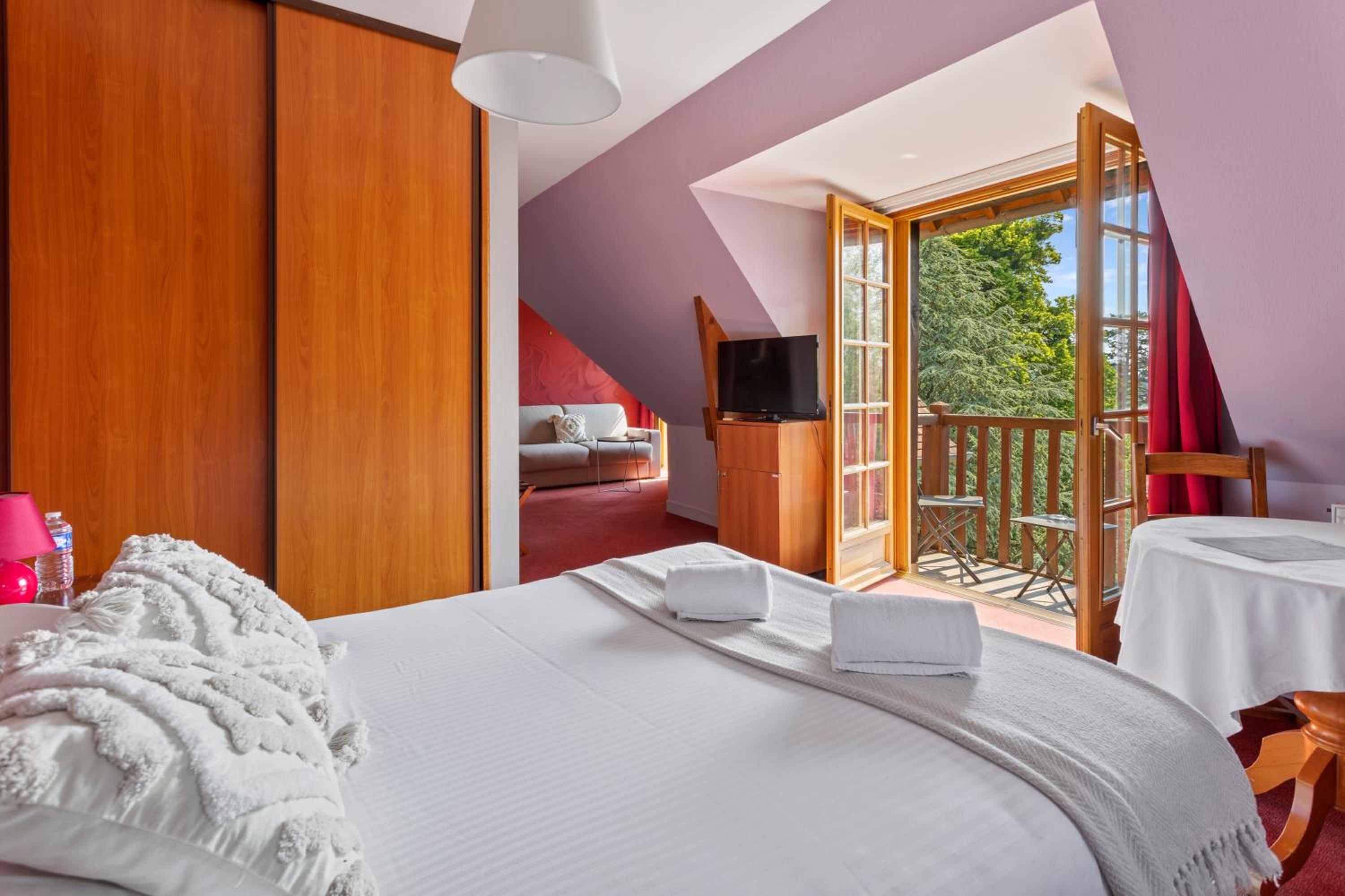 Junior Suite with Balcony photo 1