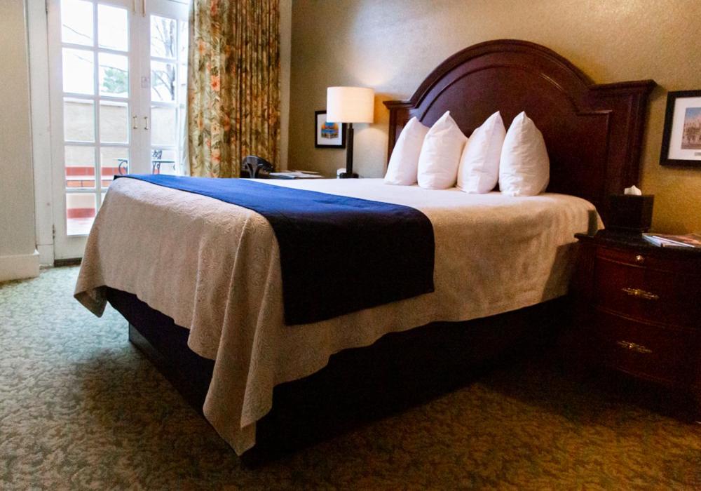 Queen Room with Balcony