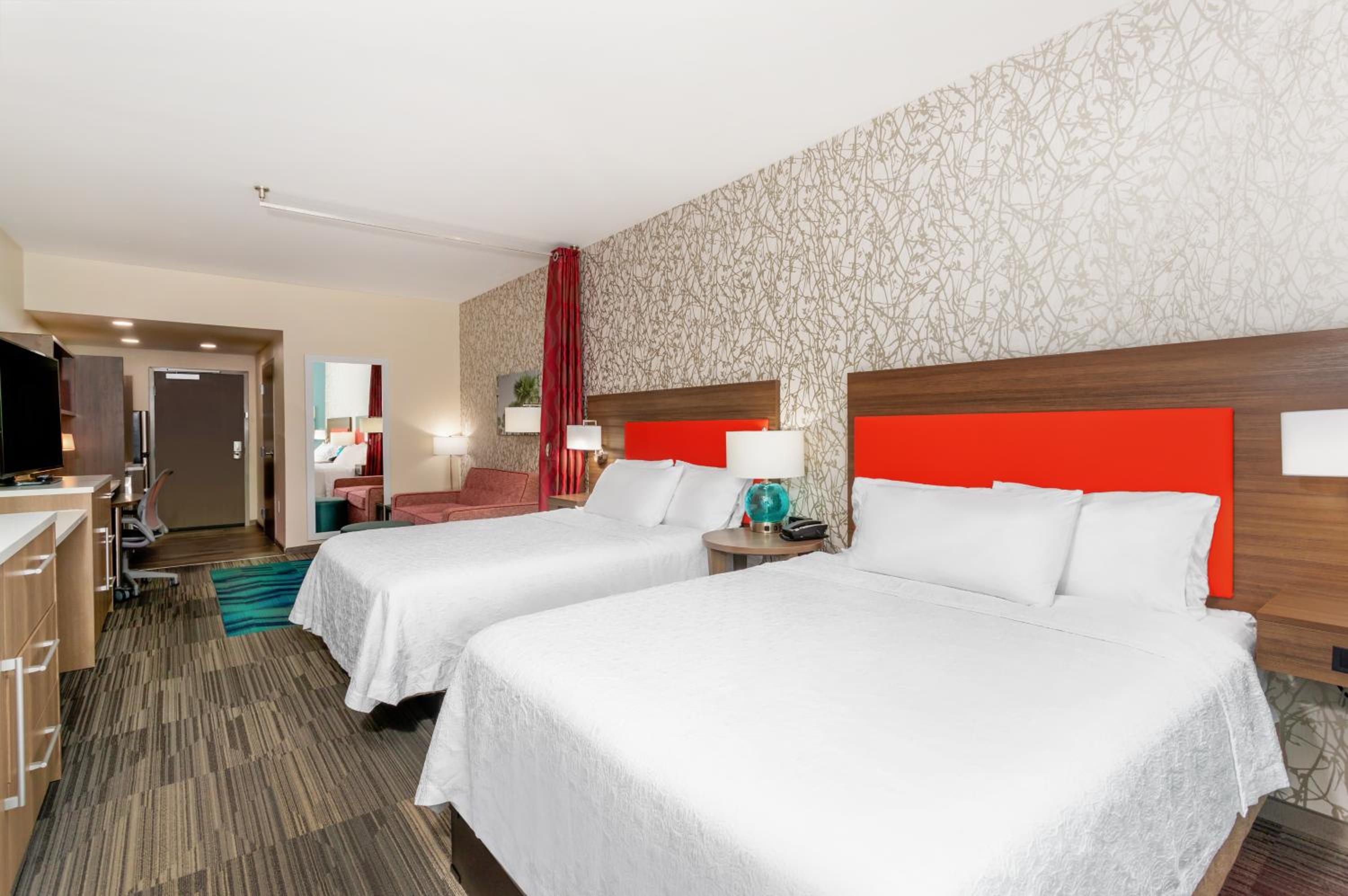 Studio Suite with Two Queen Beds - Photo 2