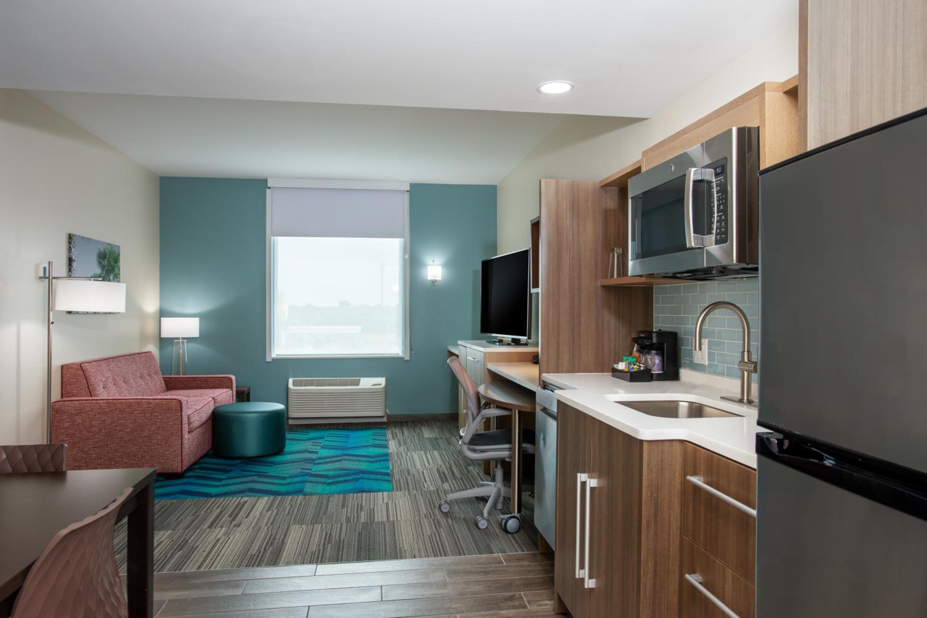One-Bedroom King Suite - Photo 4