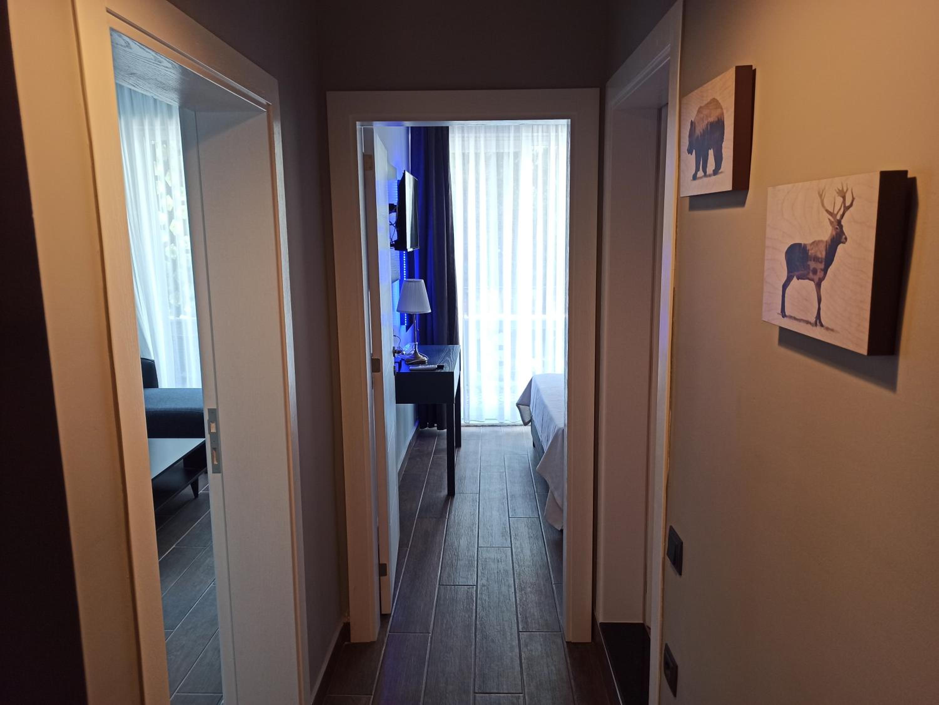 Double Room with Balcony - Photo 2