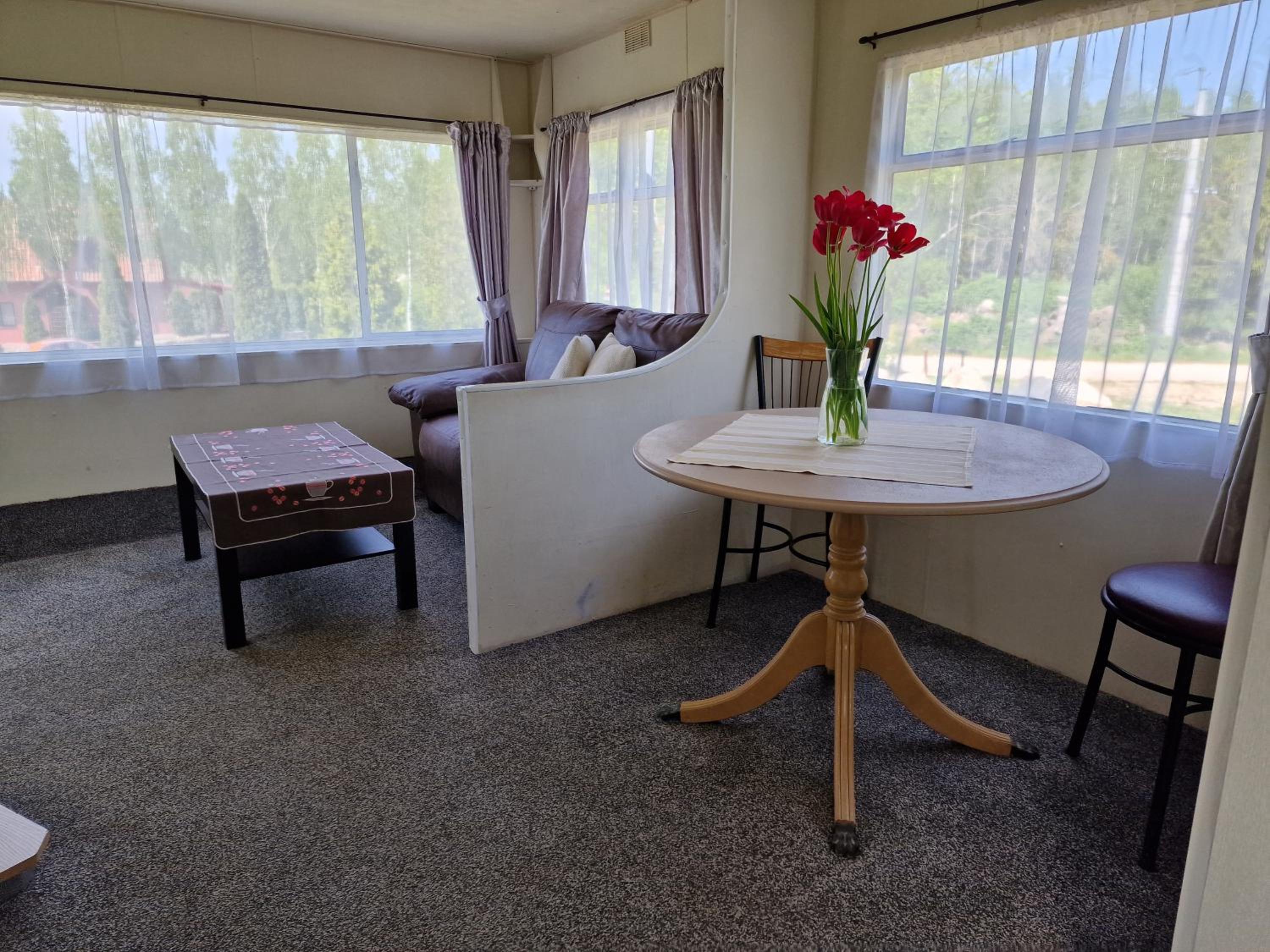 Mobile Home photo 2