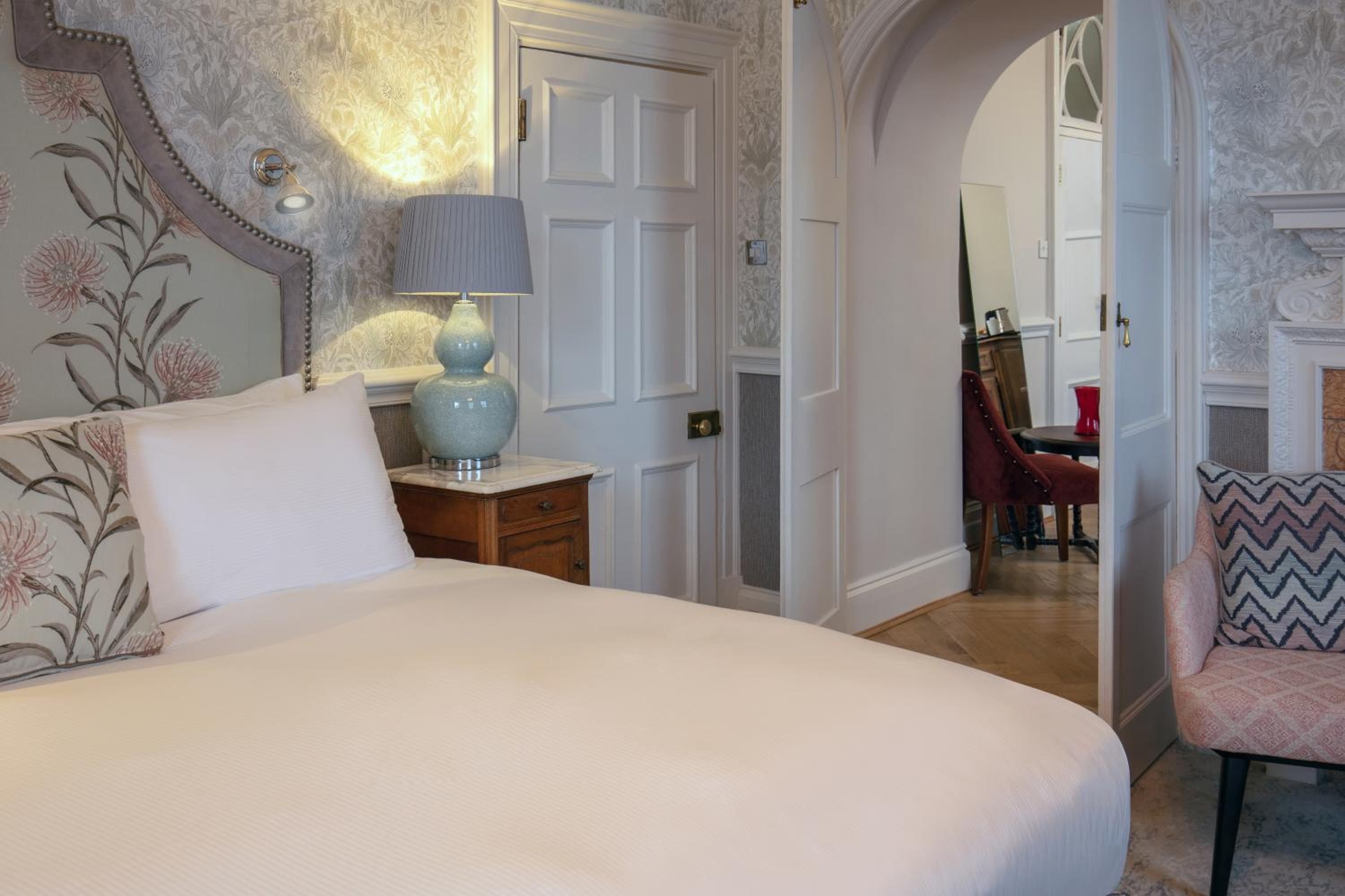 Manor House Tulip Suite - Photo 4