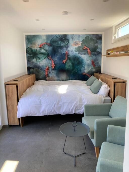 One-Bedroom House photo 1