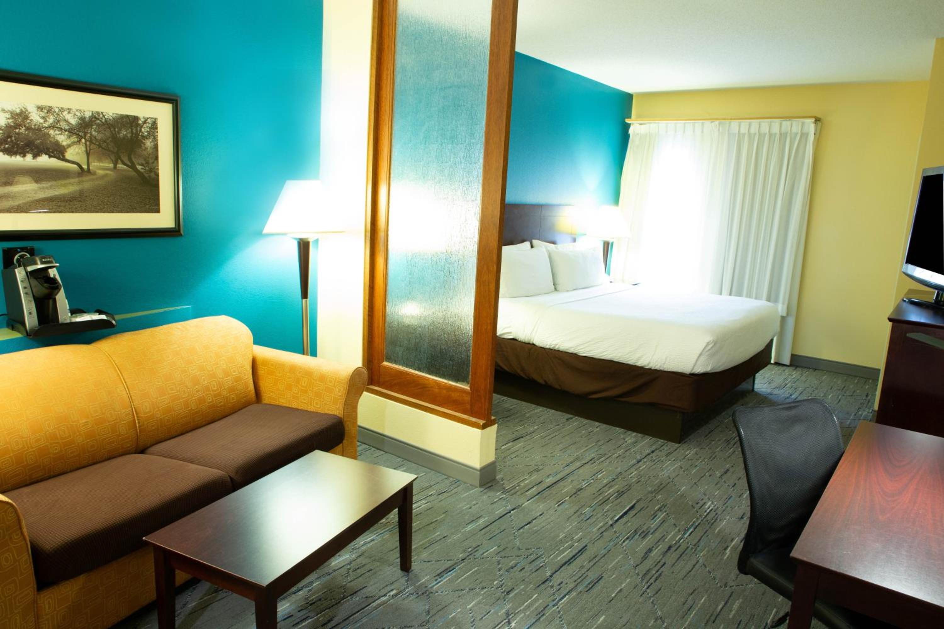 Standard King Room - Photo 1