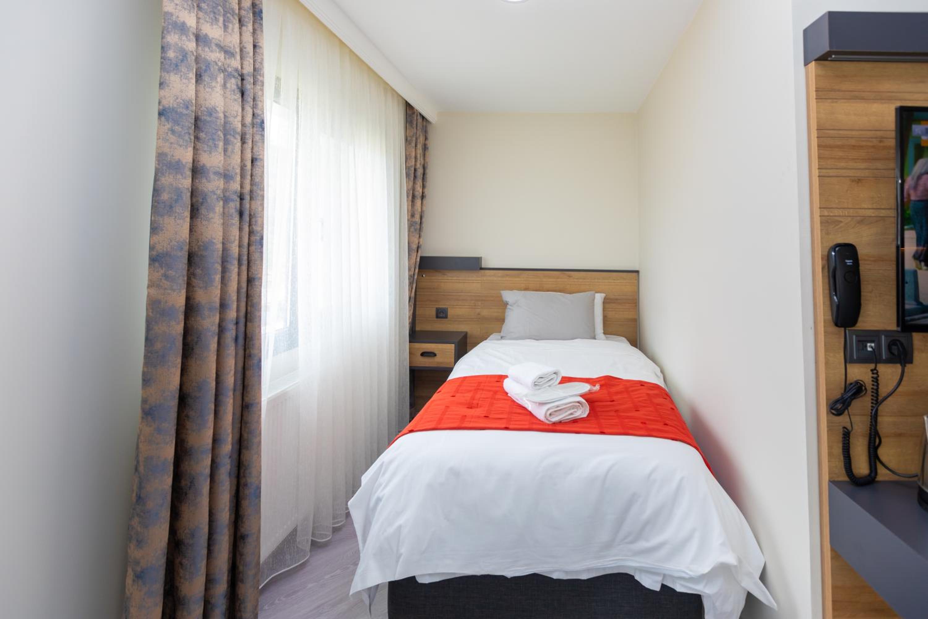 Deluxe Triple Room photo 2