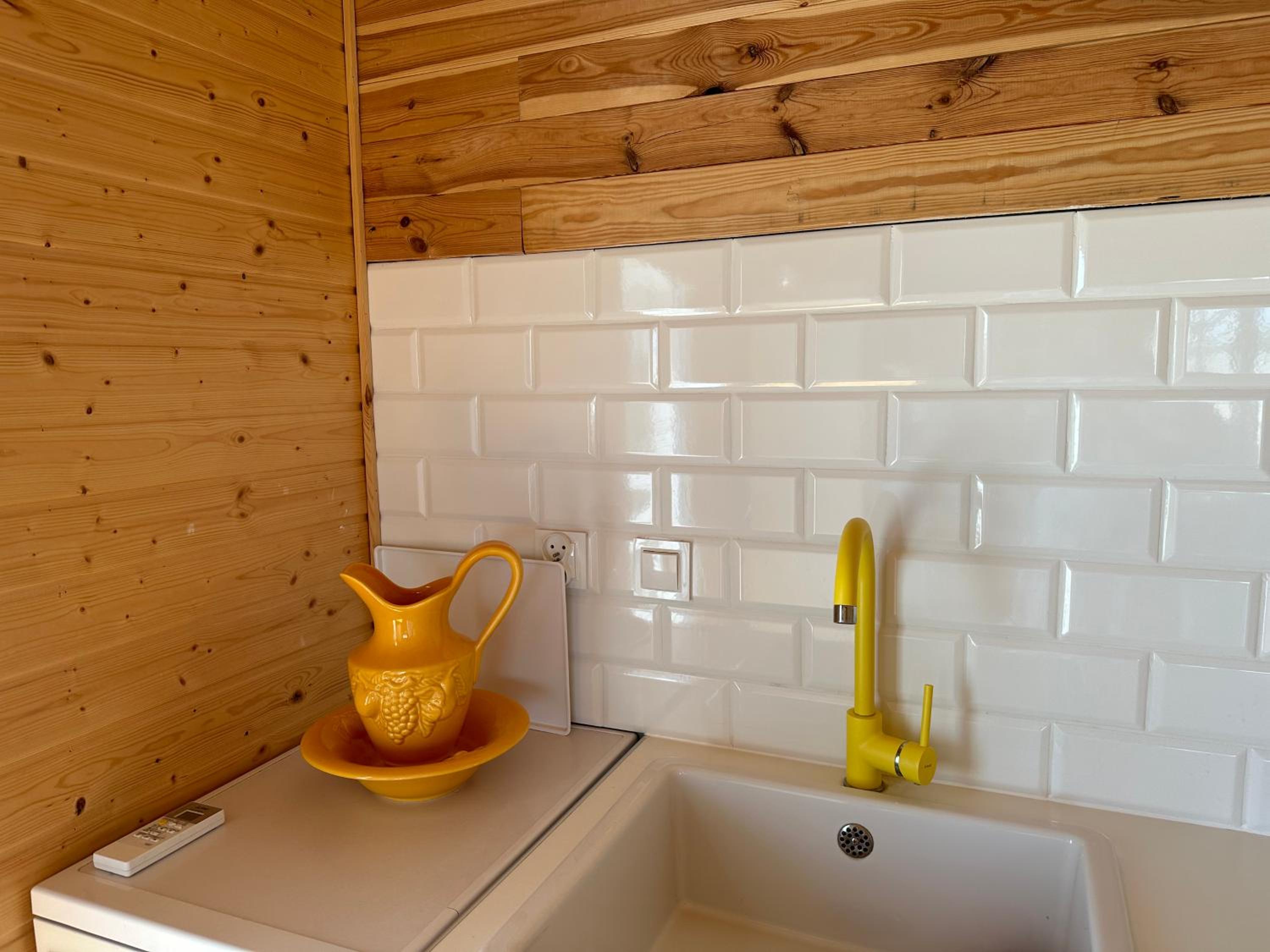 Two-Bedroom House - Photo 12