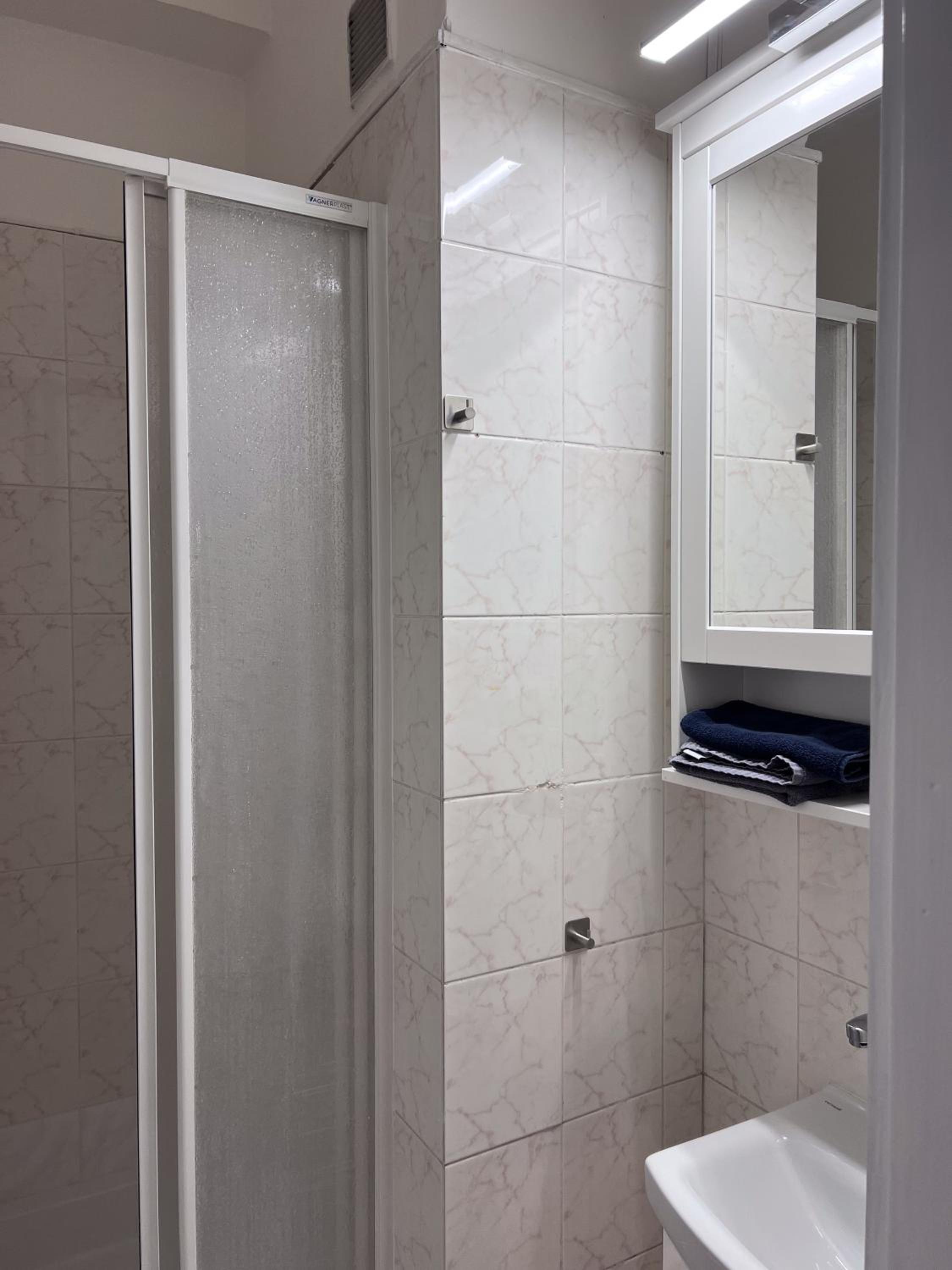 Apartment with Air Conditioning - Photo 4