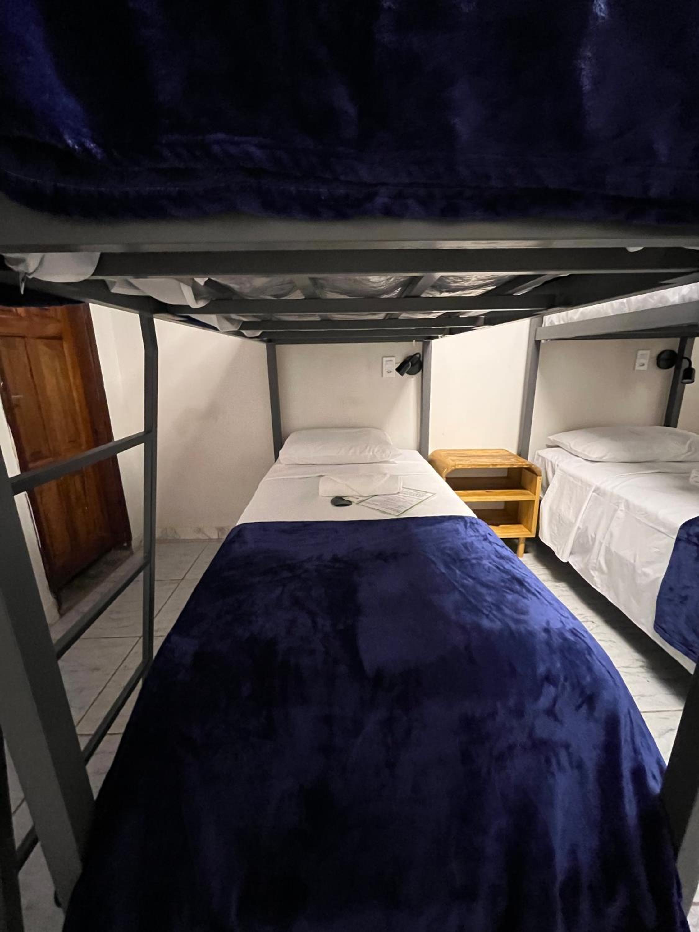 Bed in 8-Bed Mixed Dormitory Room photo 3