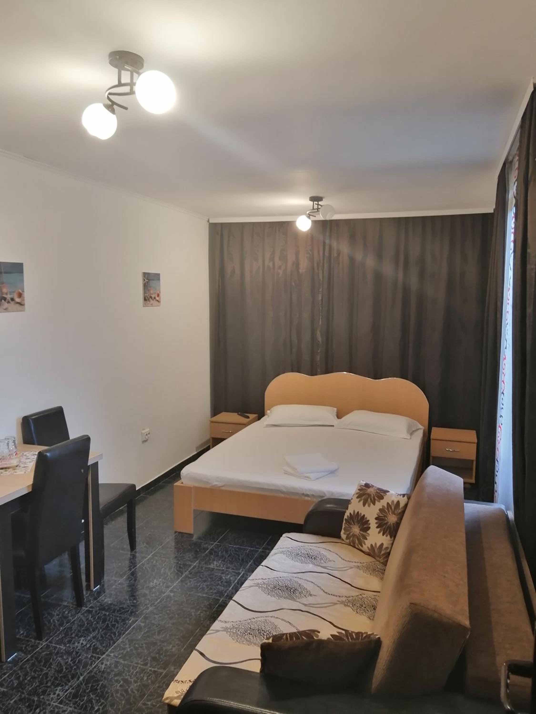 Double Room - Photo 9
