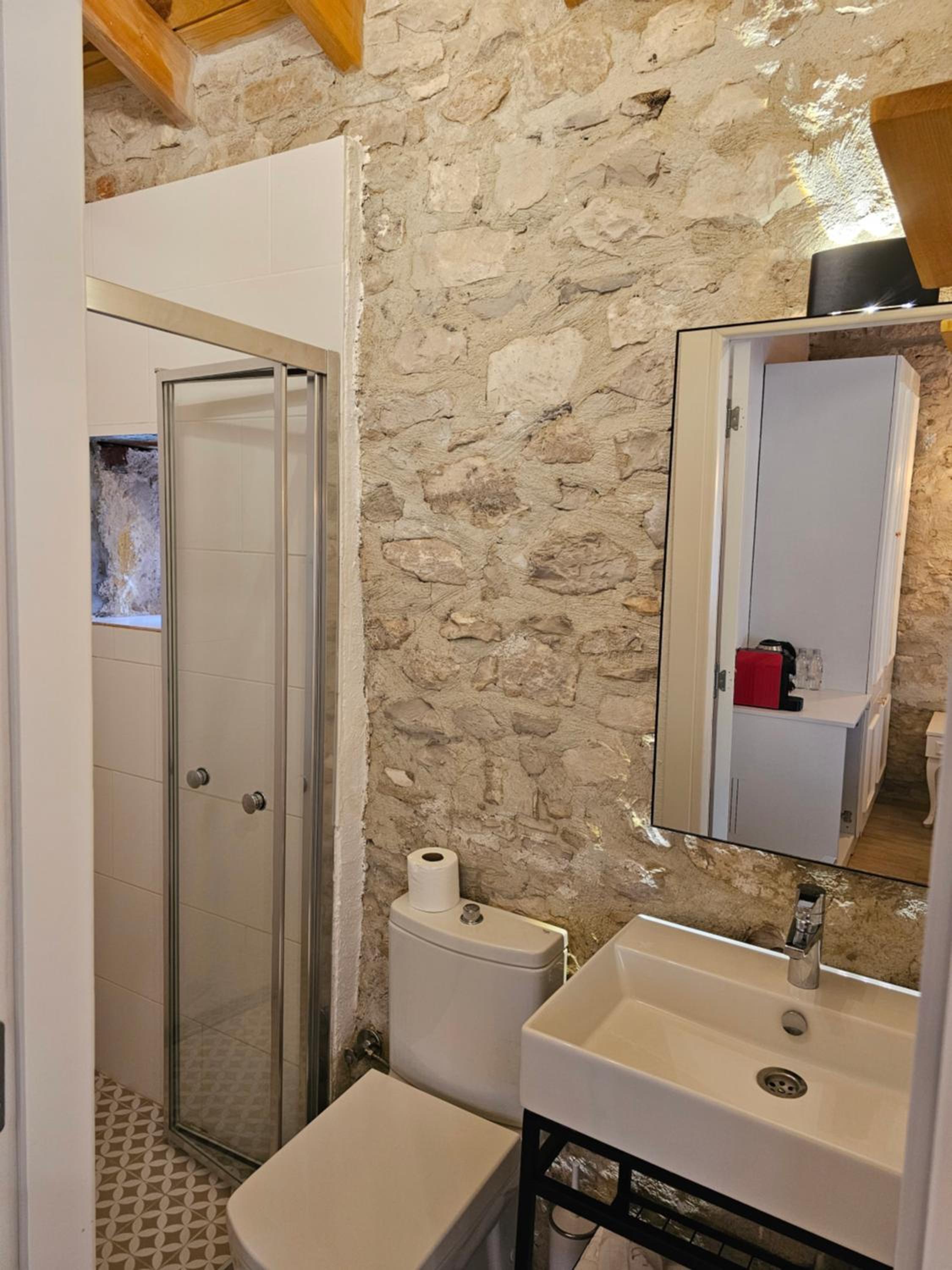 Double Room with Pool View - Photo 4