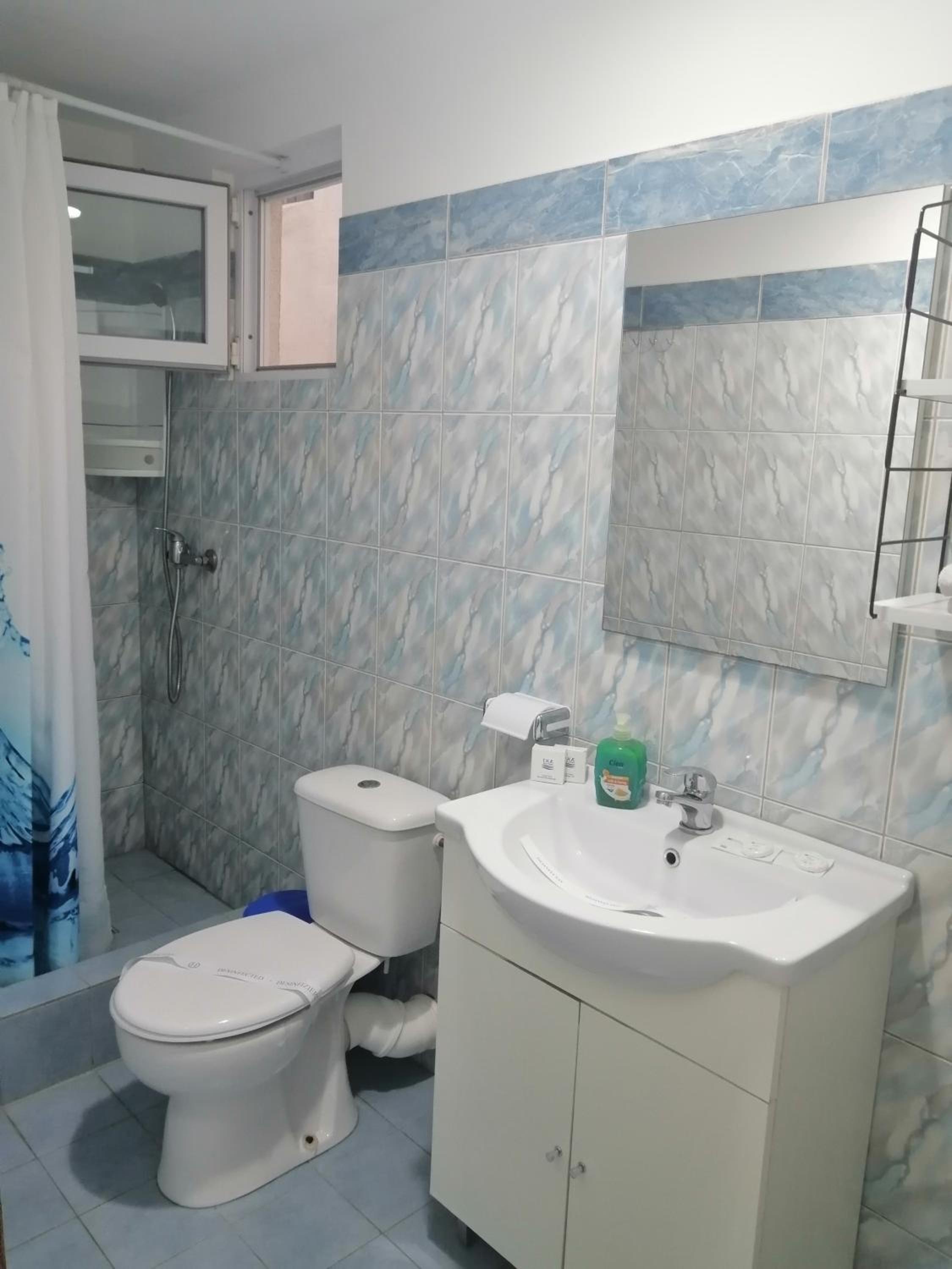 Double Room - Photo 13