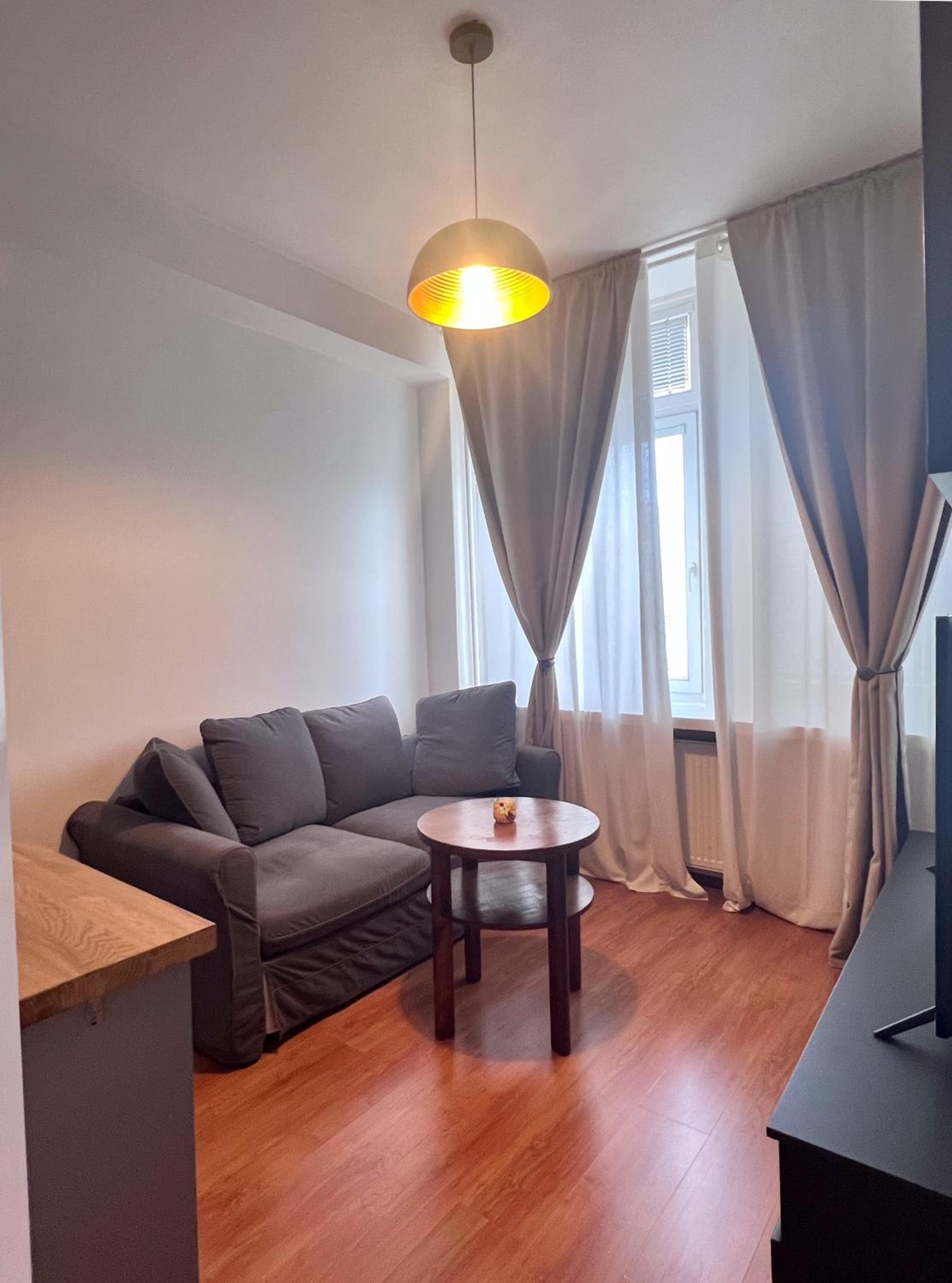 Apartment with Air Conditioning - Photo 11