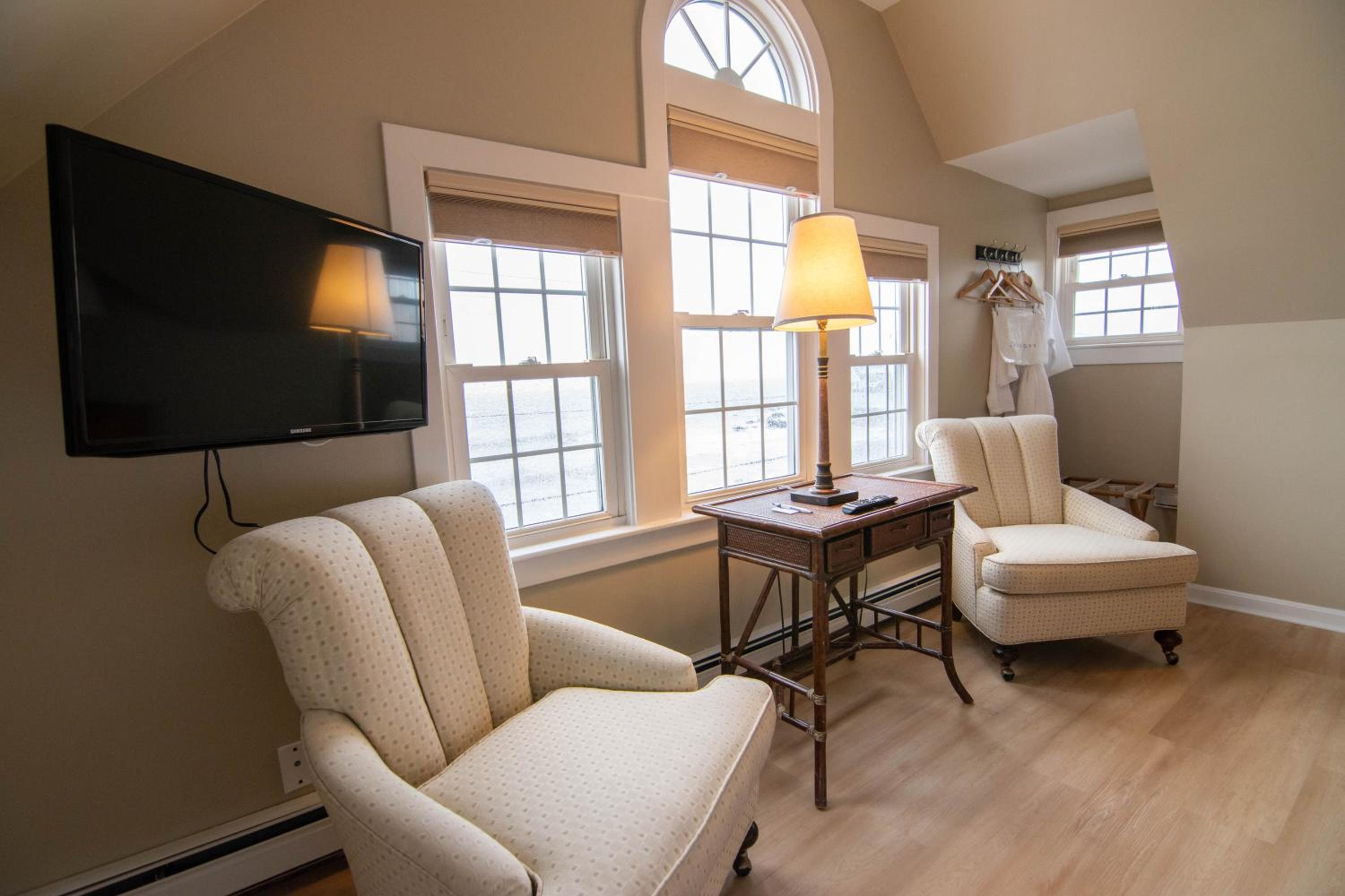 Deluxe Oceanview King photo 3