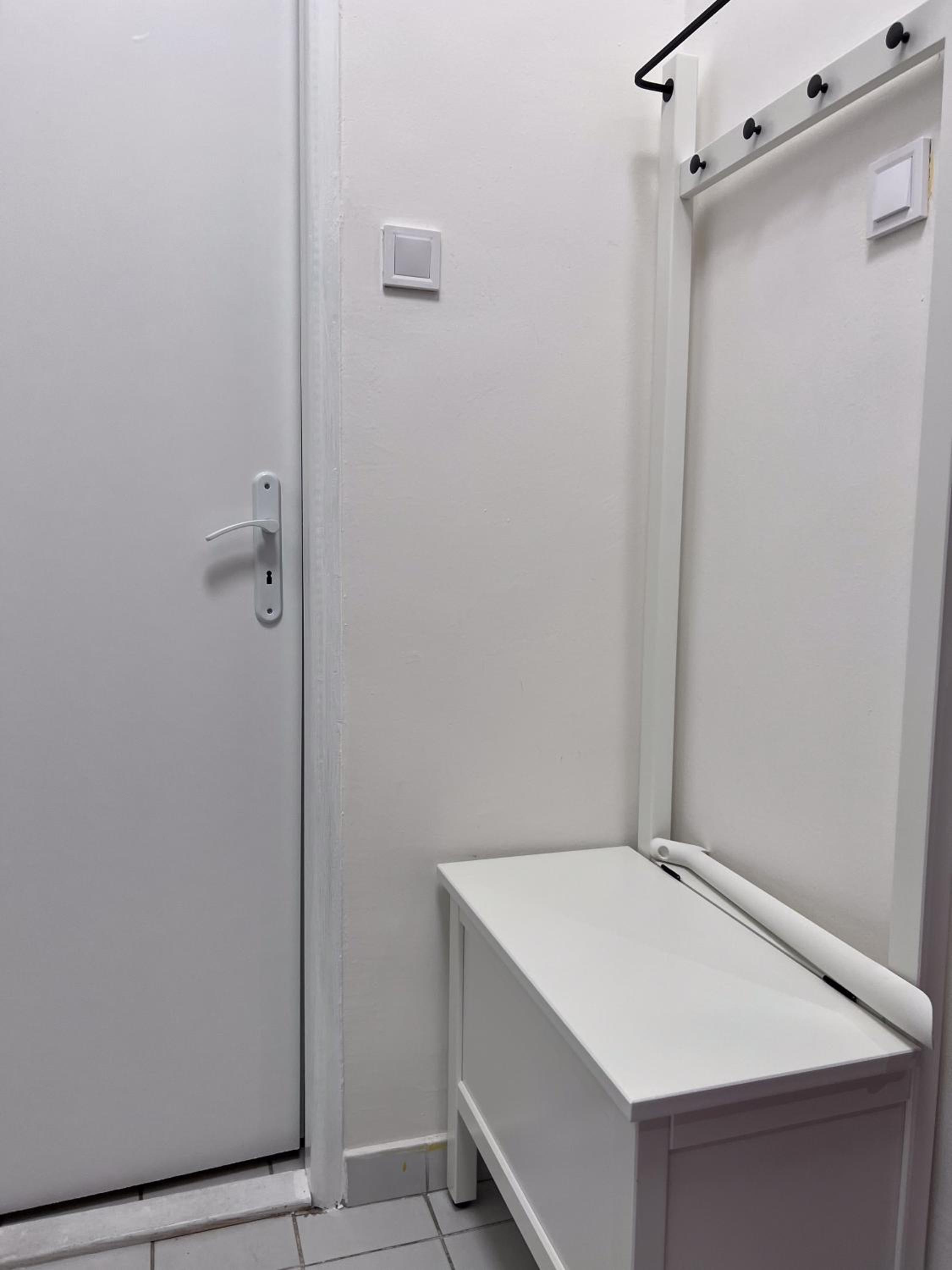 Apartment with Air Conditioning - Photo 9