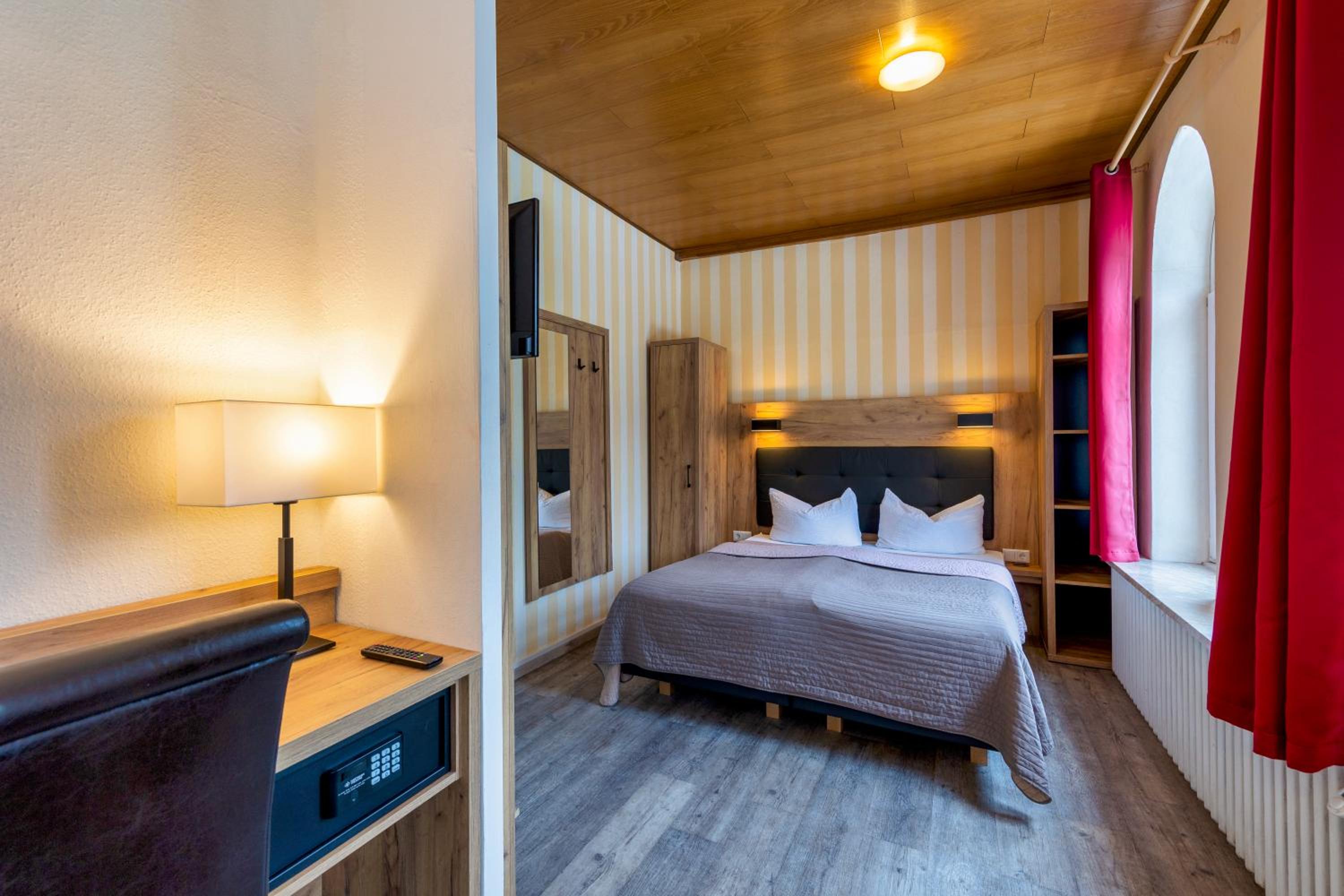 Small Double Room photo 1