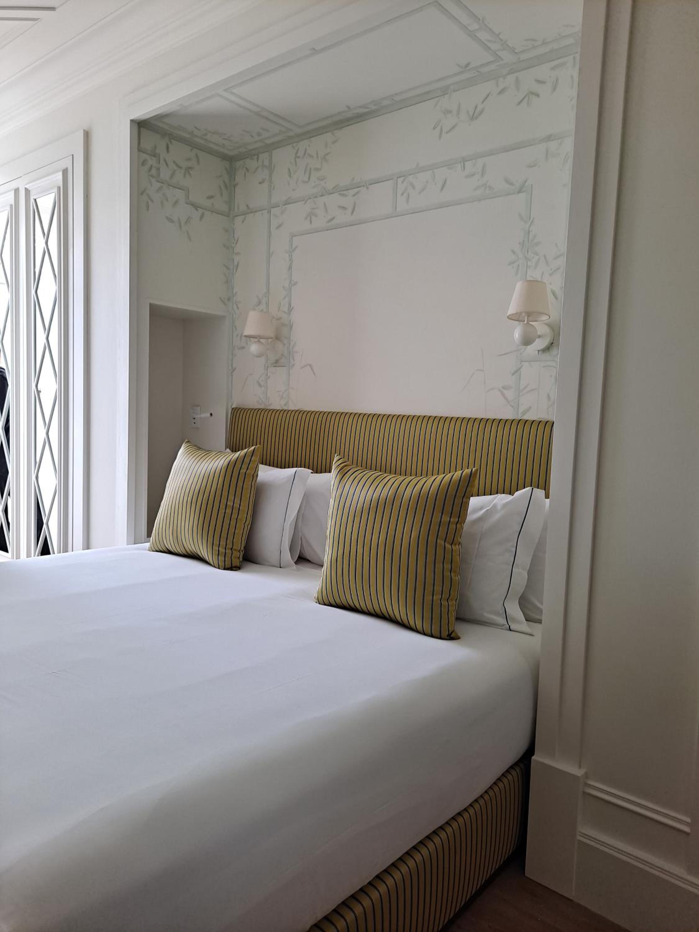 Deluxe Double Room - Photo 10
