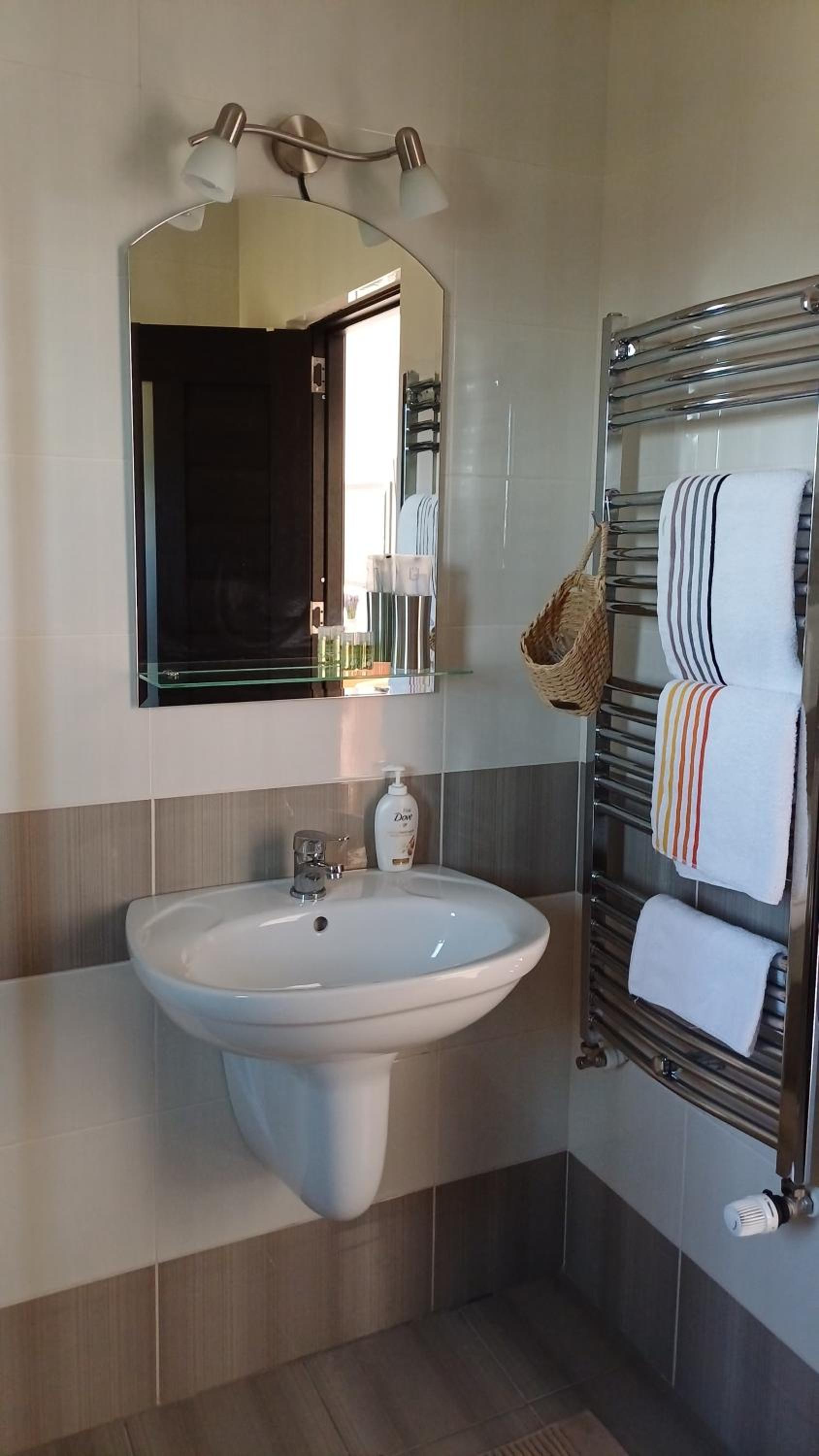 Double Room - Photo 2