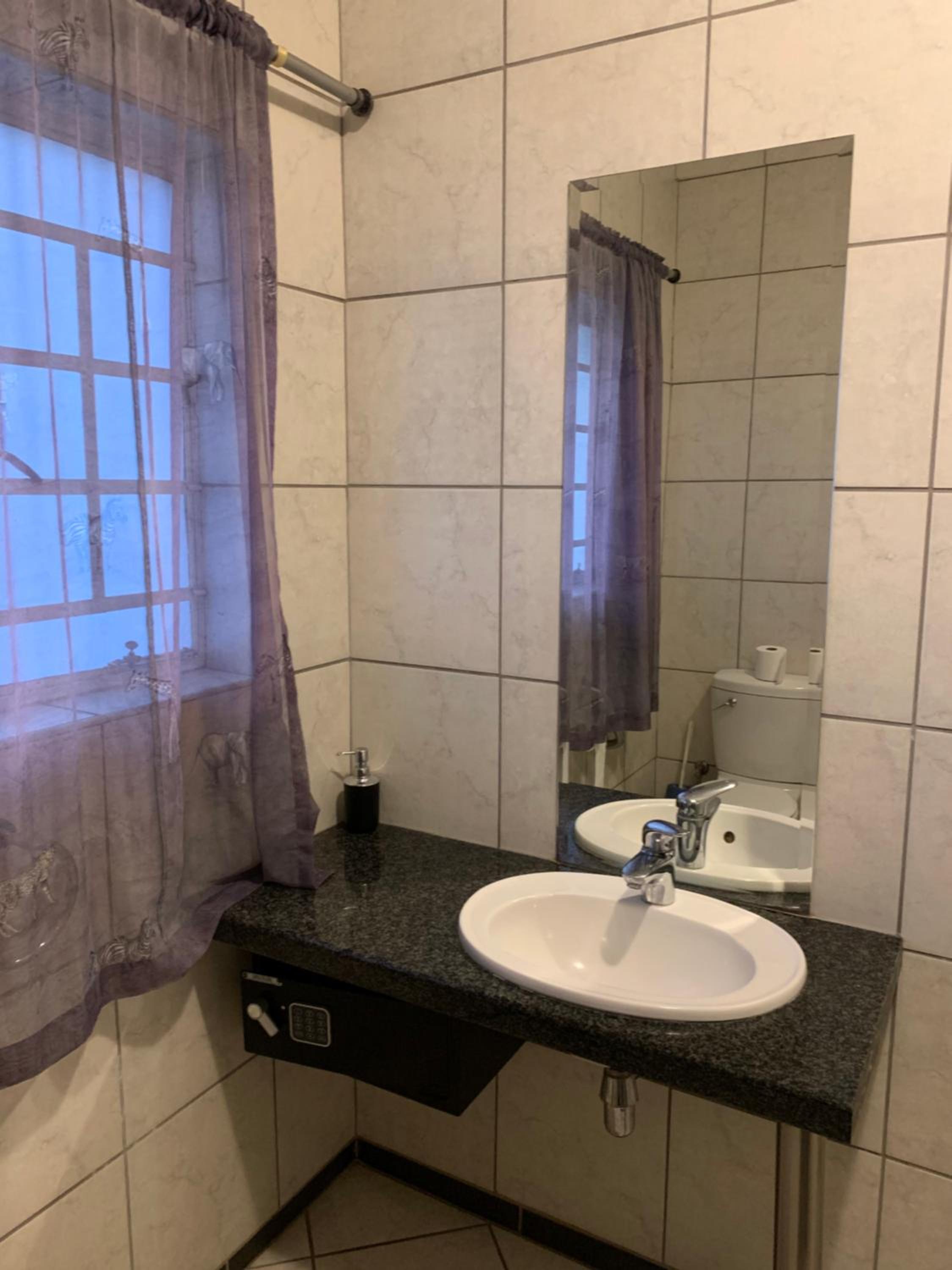 Luxury King Room photo 1