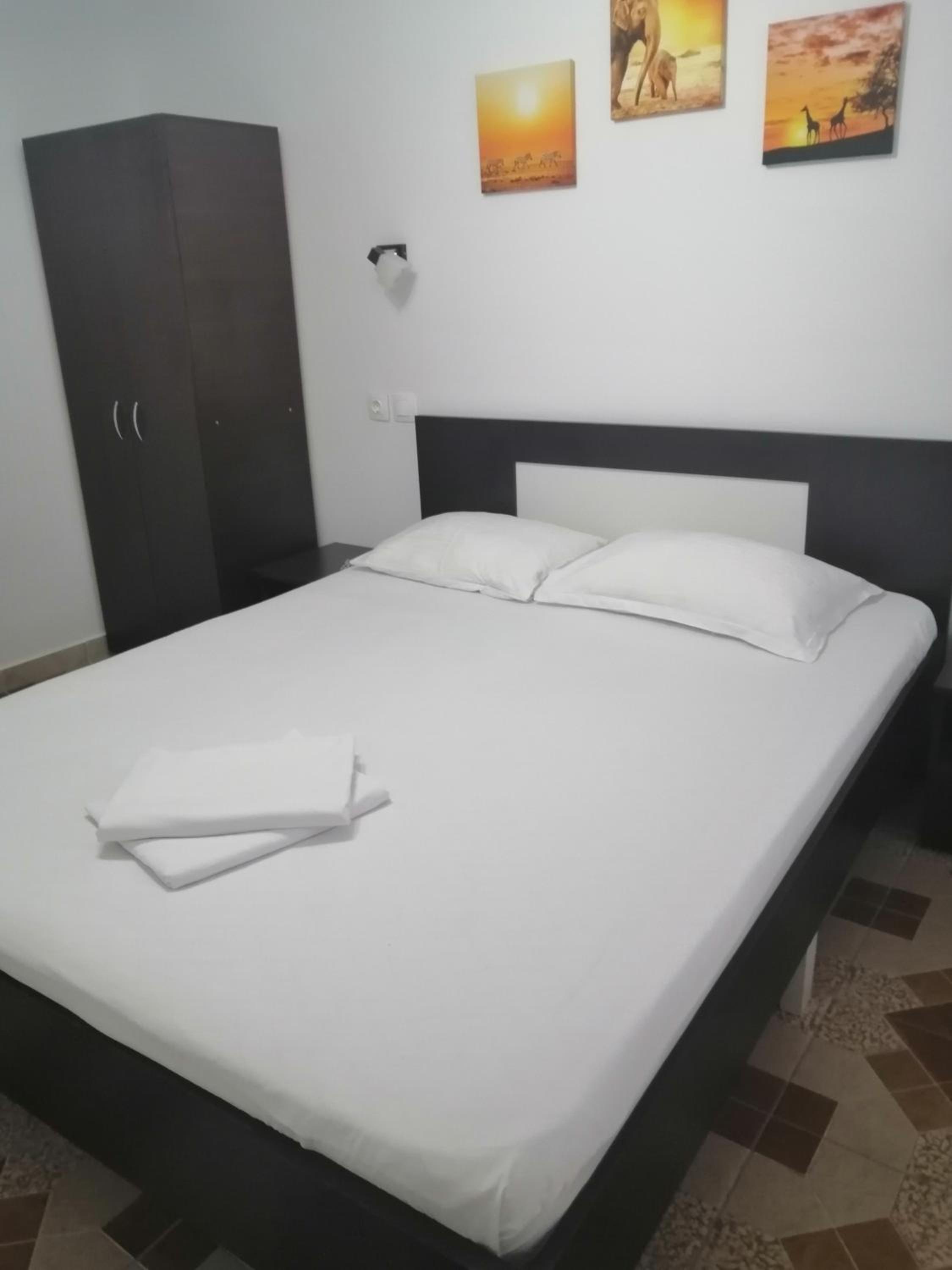 Double Room - Photo 15