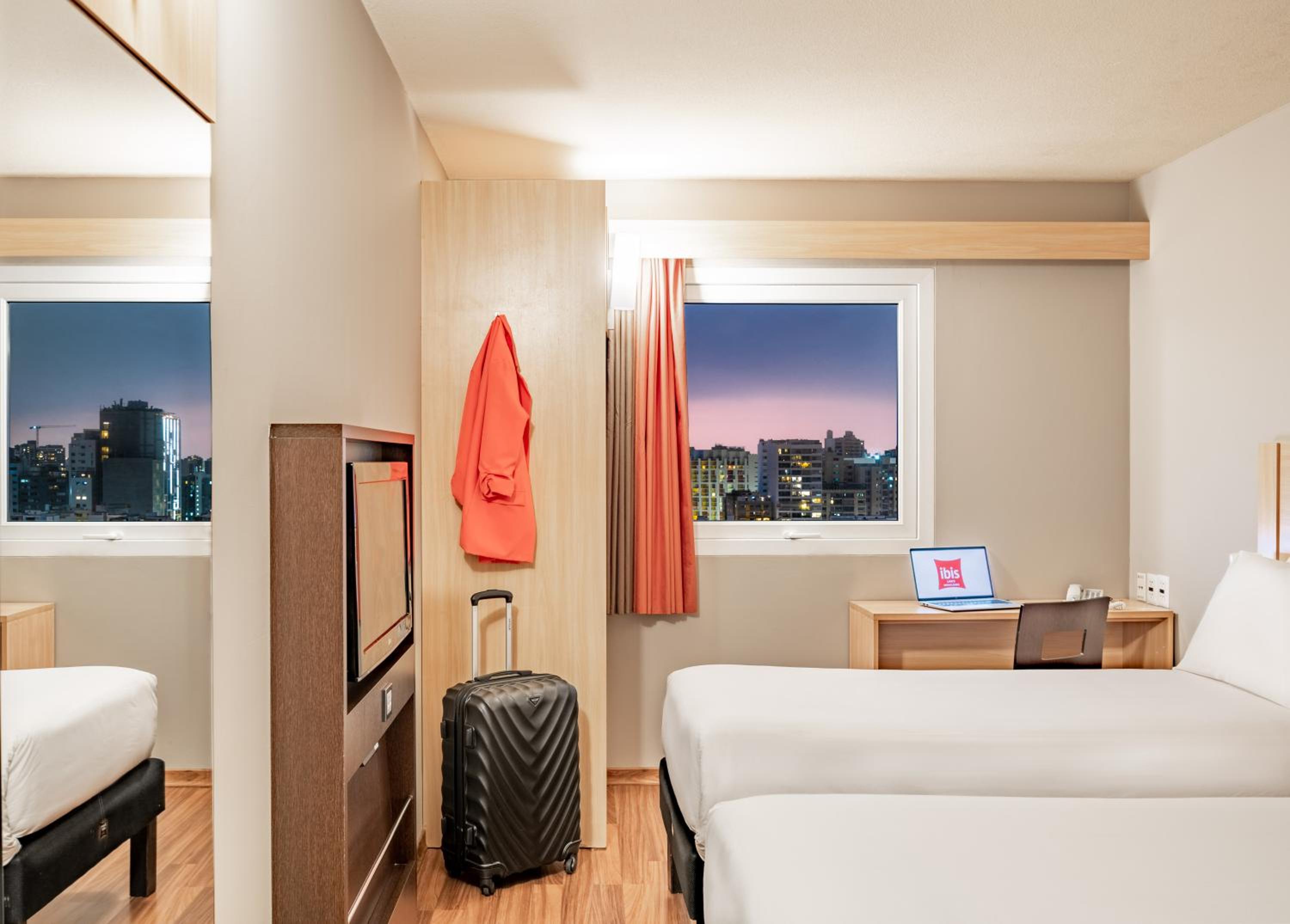 Standard Twin Room - Photo 10