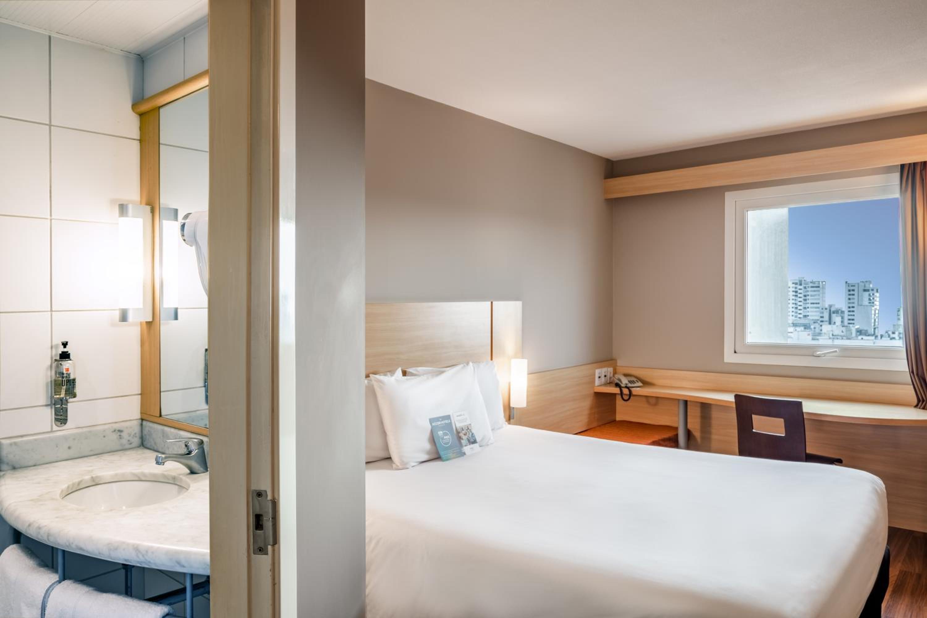 Standard Double Room - Photo 5