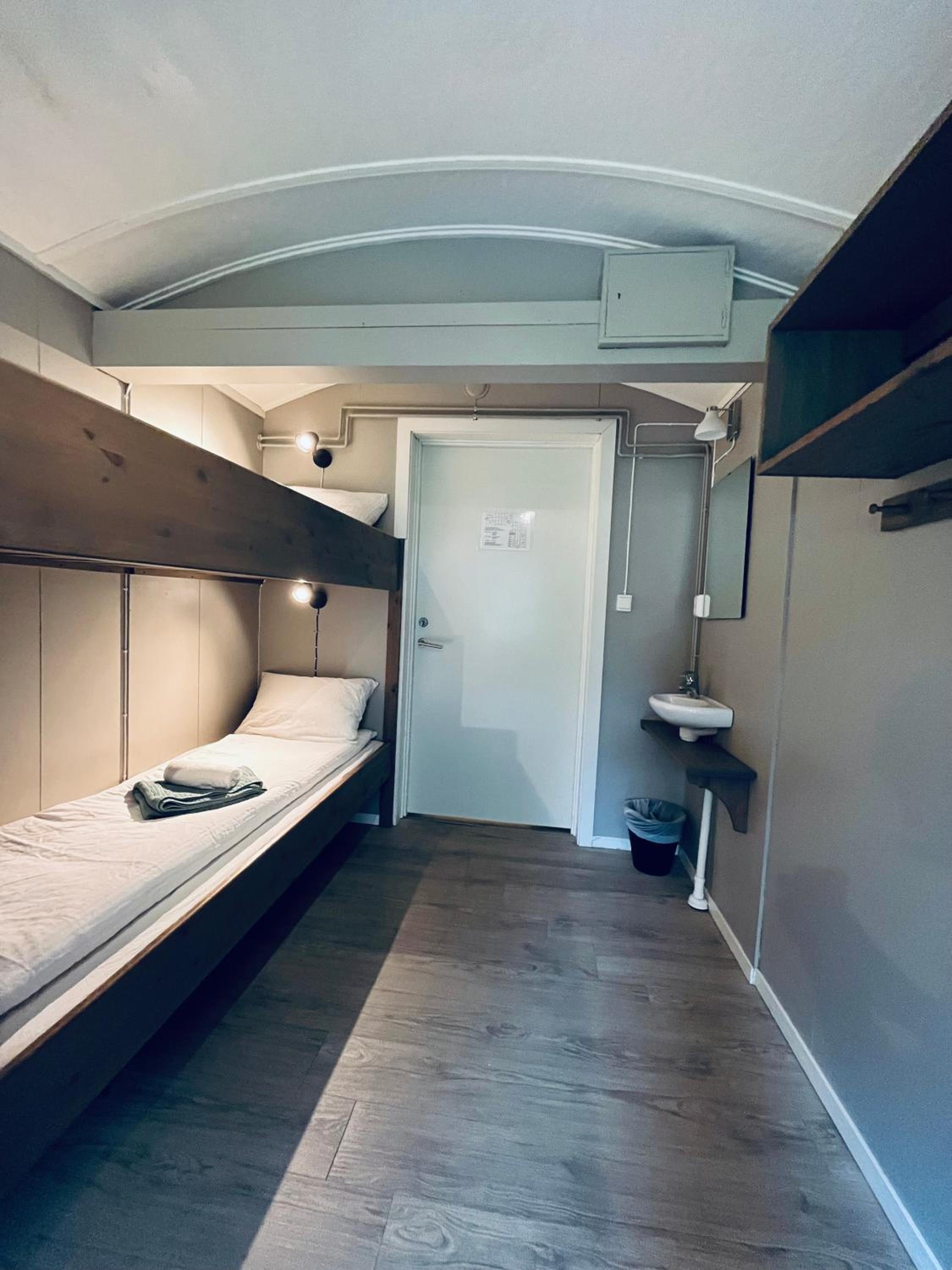 Quadruple Room with Shared Bathroom photo 3
